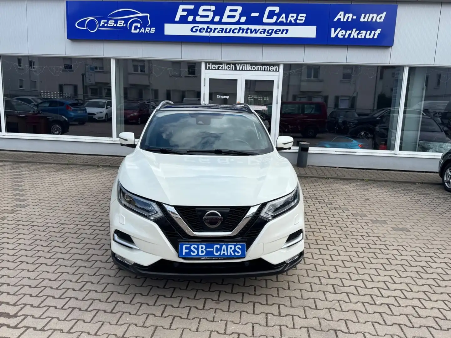 Nissan Qashqai Tekna Weiß - 1