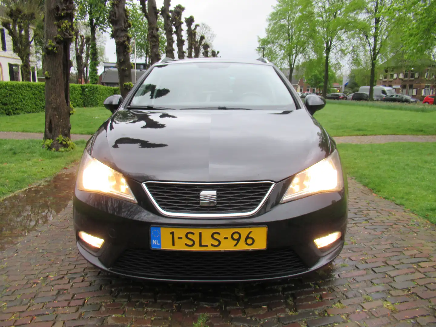 SEAT Ibiza ST 1.2 TSI Chill Out Plus Ecc Cruisecontrol Naviga Schwarz - 2