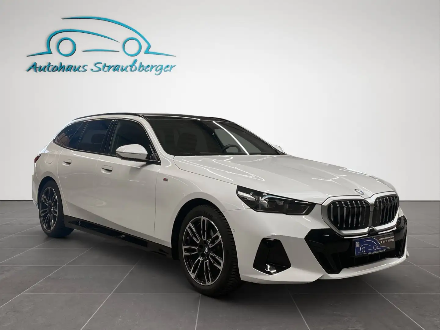 BMW 520 i Touring M Sport ACC HUD PANO STHZ LRHZ 4-ZK Weiß - 2