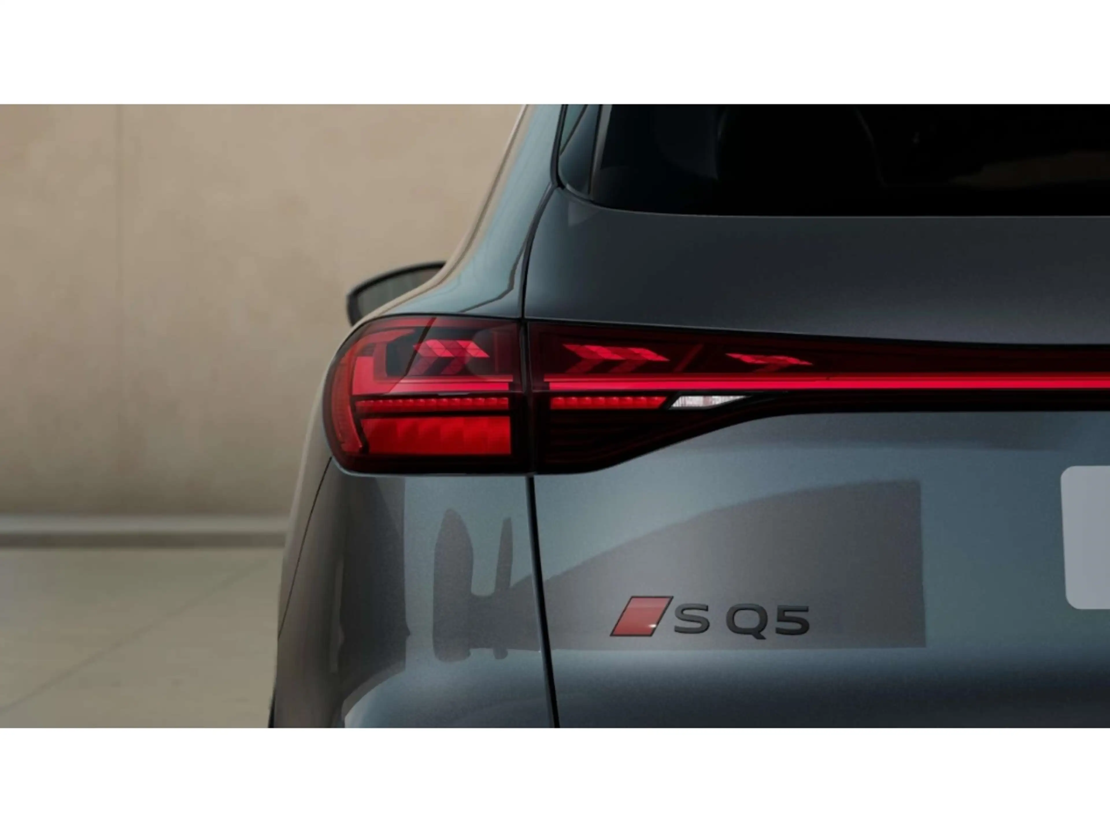 Audi SQ5 TFSI quattro — photo 12