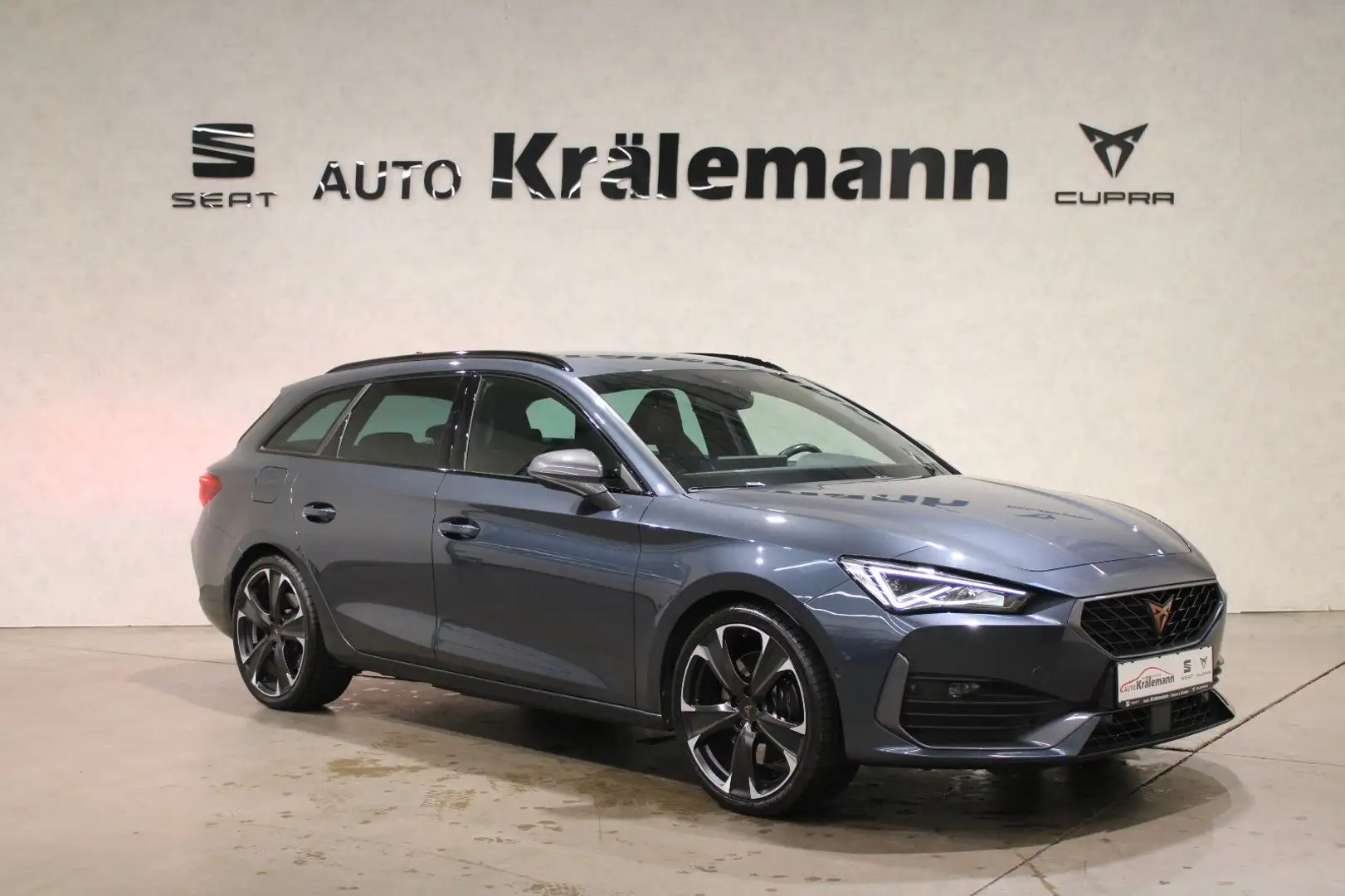 CUPRA Leon Sportstourer VZ 1.4 e-Hybrid DSG*AHK*Navi* Grau - 1