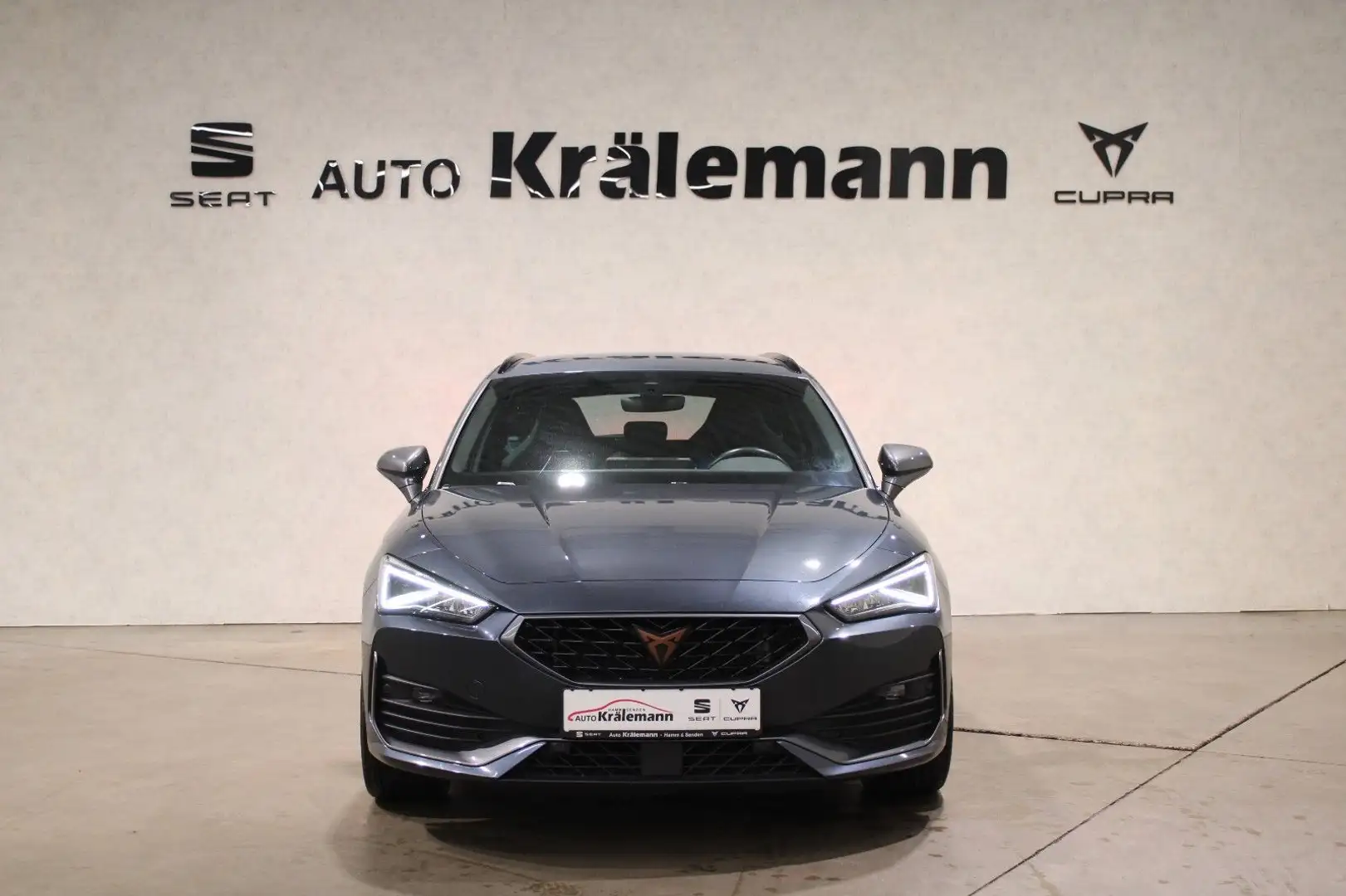 CUPRA Leon Sportstourer VZ 1.4 e-Hybrid DSG*AHK*Navi* Grau - 2
