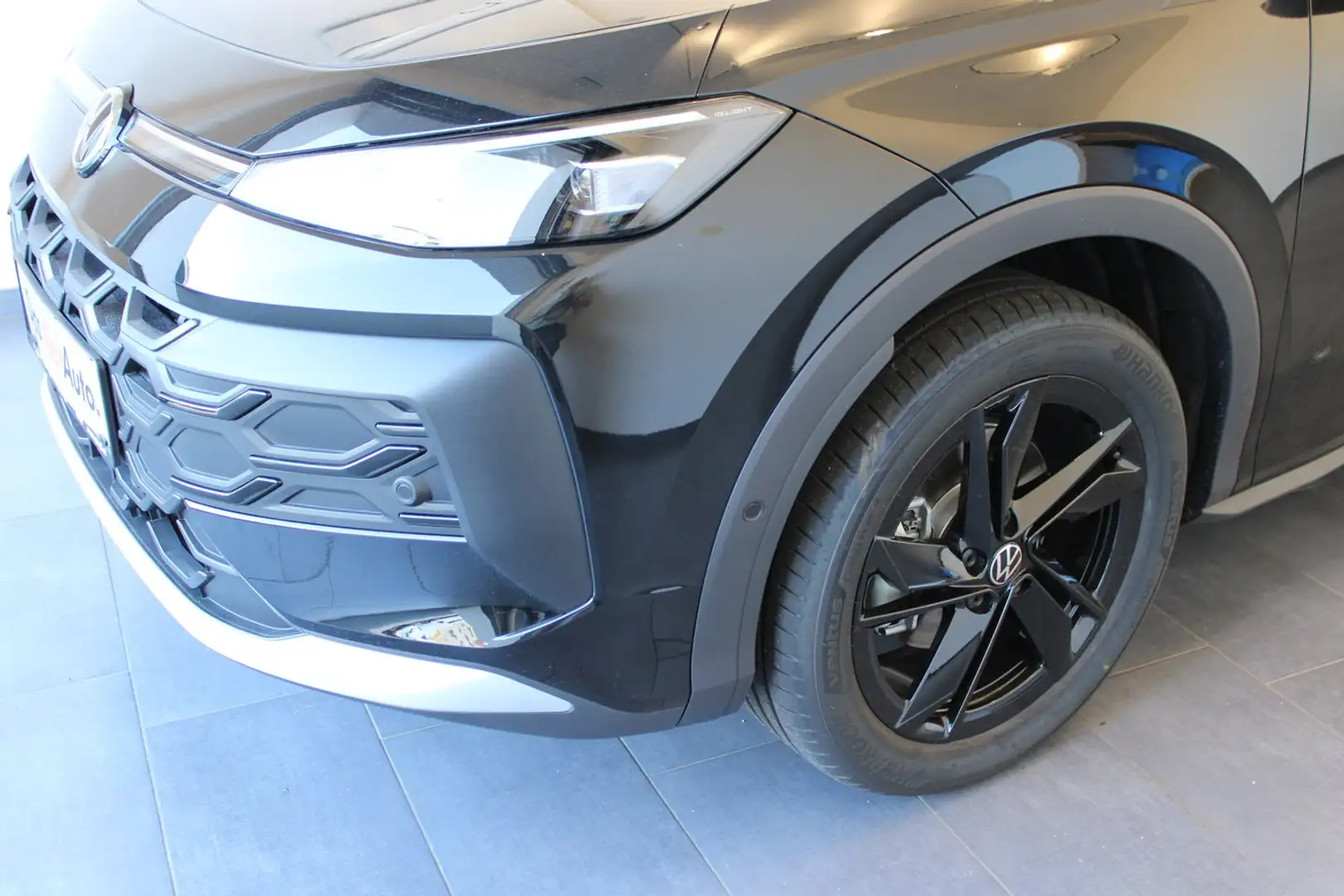Volkswagen T-Roc Style eTSI DSG Schwarz - 2