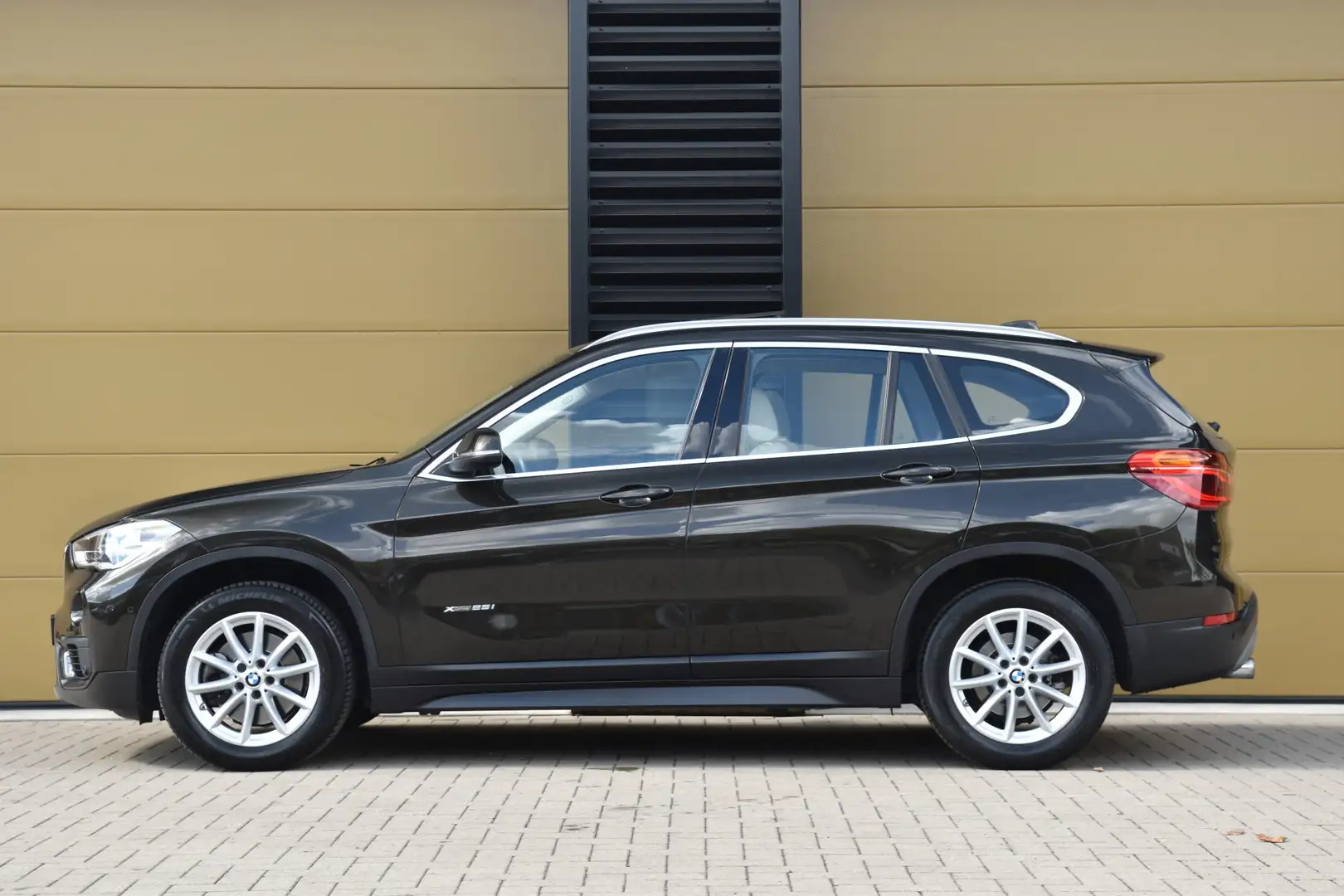 BMW X1 xDrive25i Centennial High Executive * Head-up * LE Marrón - 2