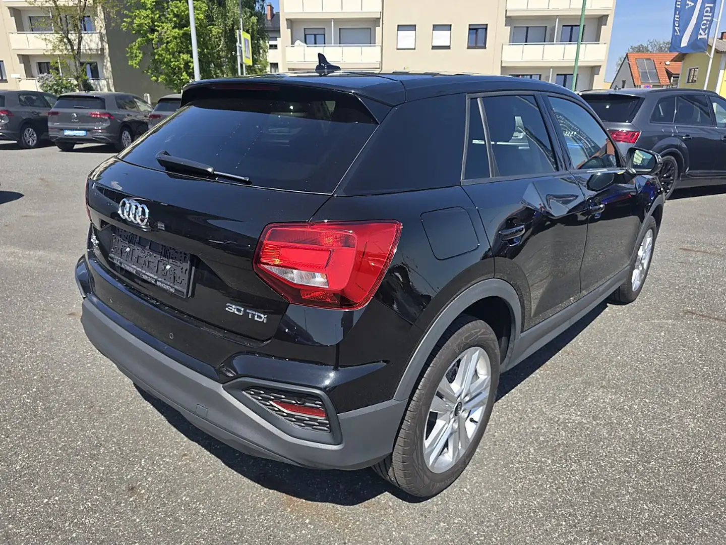 Audi Q2 30 TDI intense S-tronic Schwarz - 2