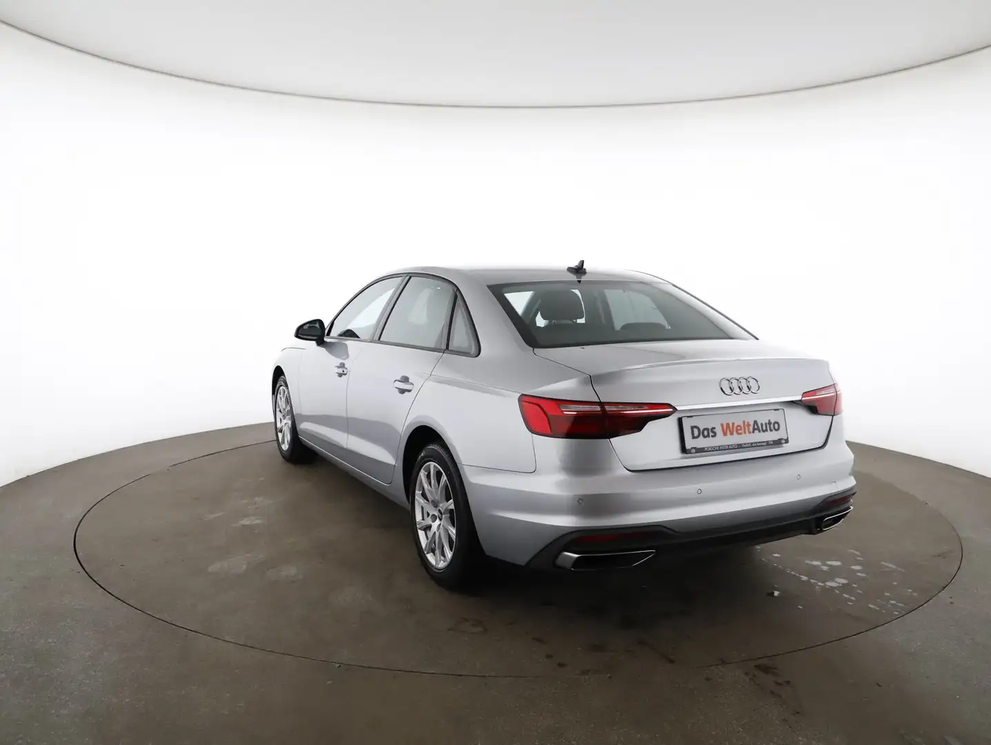 Audi A4 Limousine 30 TDI Silber - 2