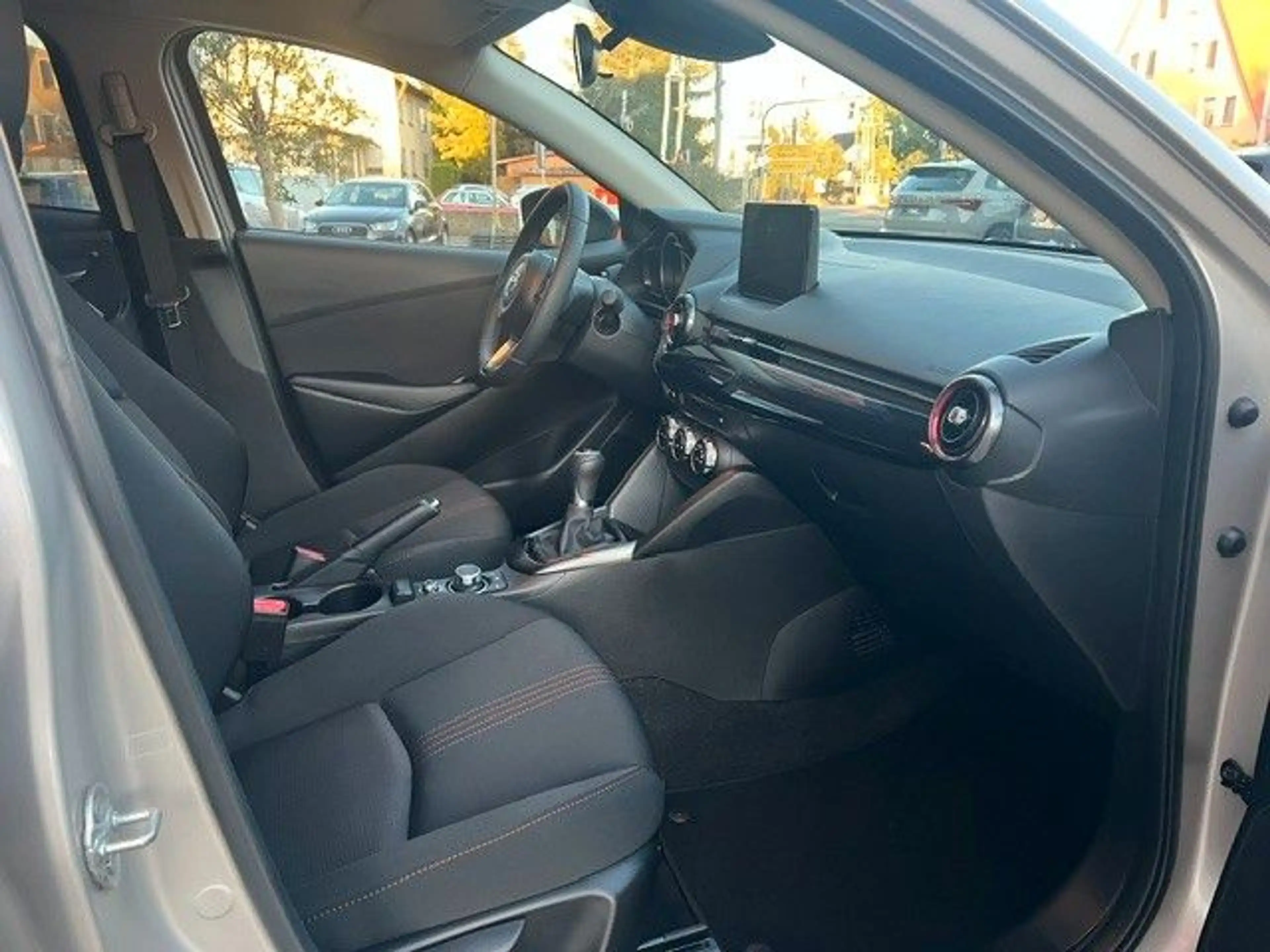 Mazda 2 G 90 Homura Hybrid*Nur 3700 KM*Carplay*LED* — photo 15