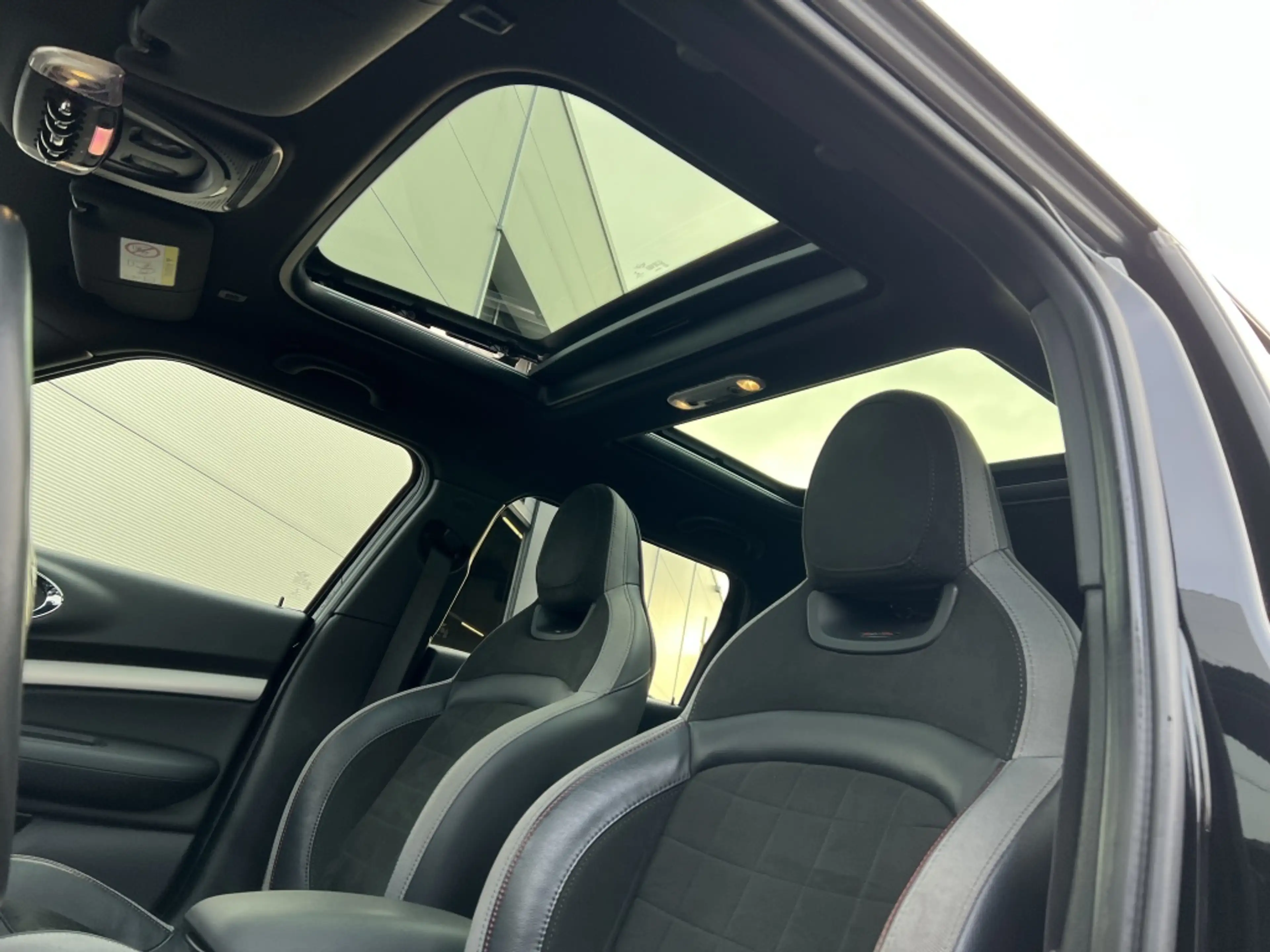 MINI John Cooper Works Clubman Mini 2.0 JCW ALL4 Chili Chili F1, PANODAK, HARMAN — photo 9