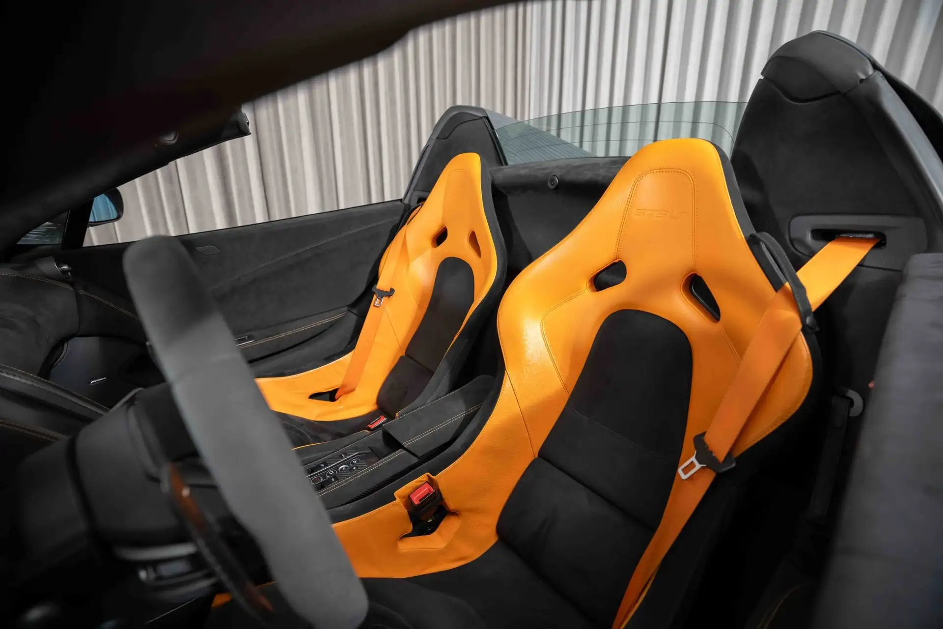 맥라렌 675LT 2016 건메탈 사진 6