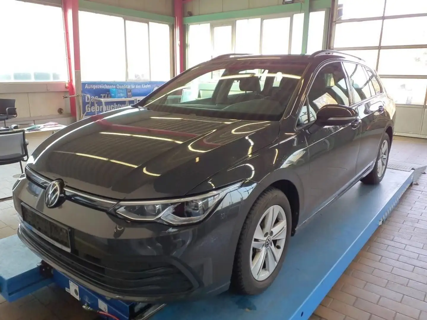 Volkswagen Golf Variant Life 1,0 TSI OPF  6-G Grau - 2