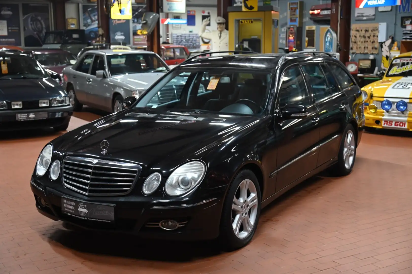 Mercedes-Benz E 230 T V6 S211 *TOP AUSSTATTUNG*INKL.GARANTIE* Schwarz - 2