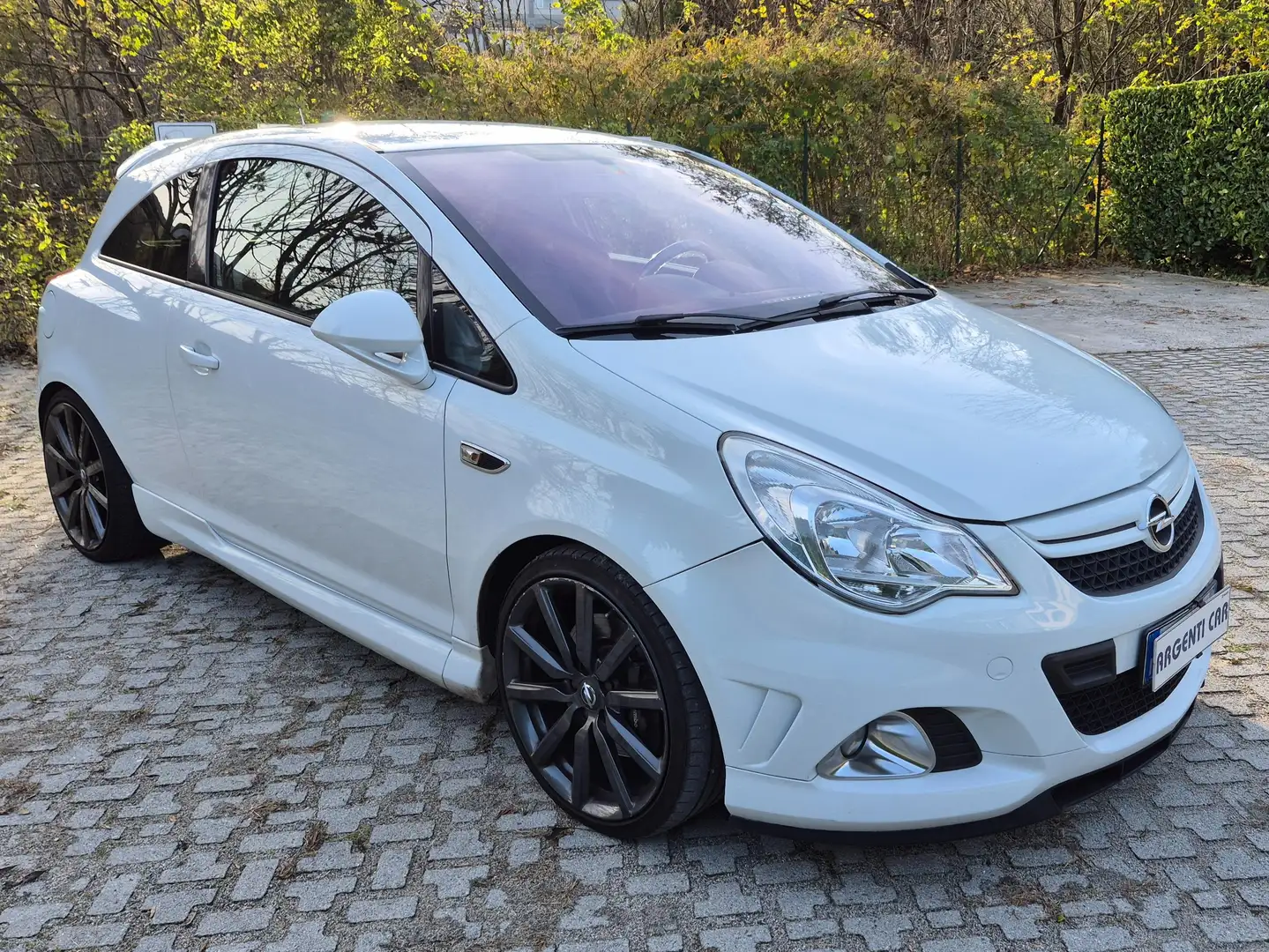 Opel Corsa Corsa 3p 1.6 turbo Opc Nurburgring edition 210cv Bianco - 2