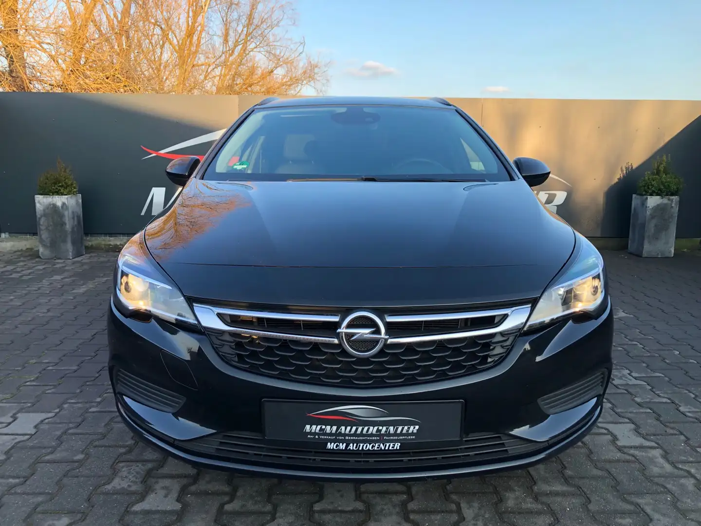 Opel Astra Edition Negro - 2