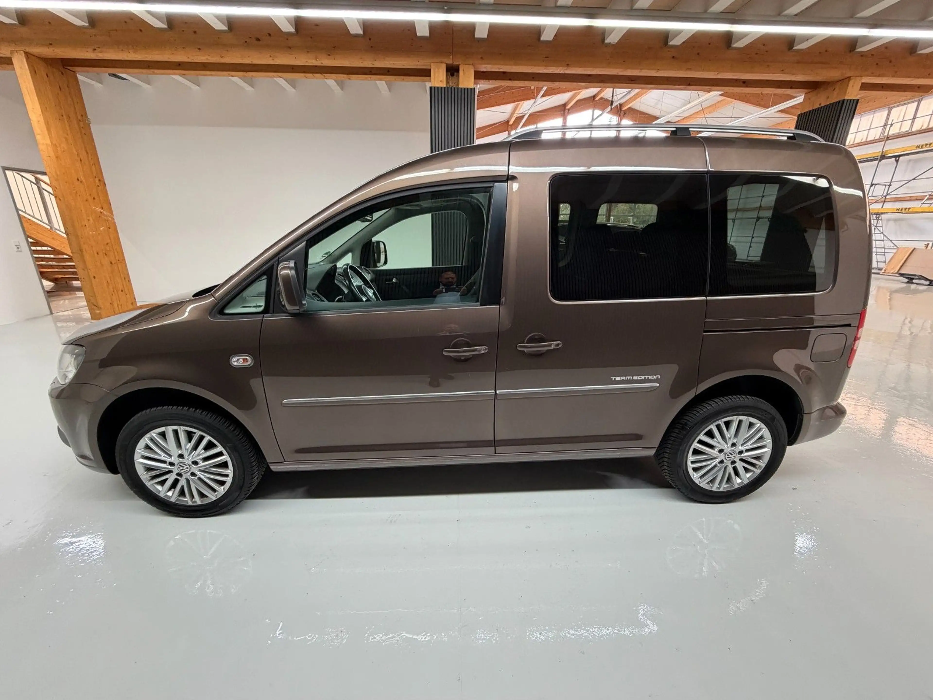 Volkswagen Caddy 1.2TSI Kombi Team Edition Sitzheizung Navi — photo 4
