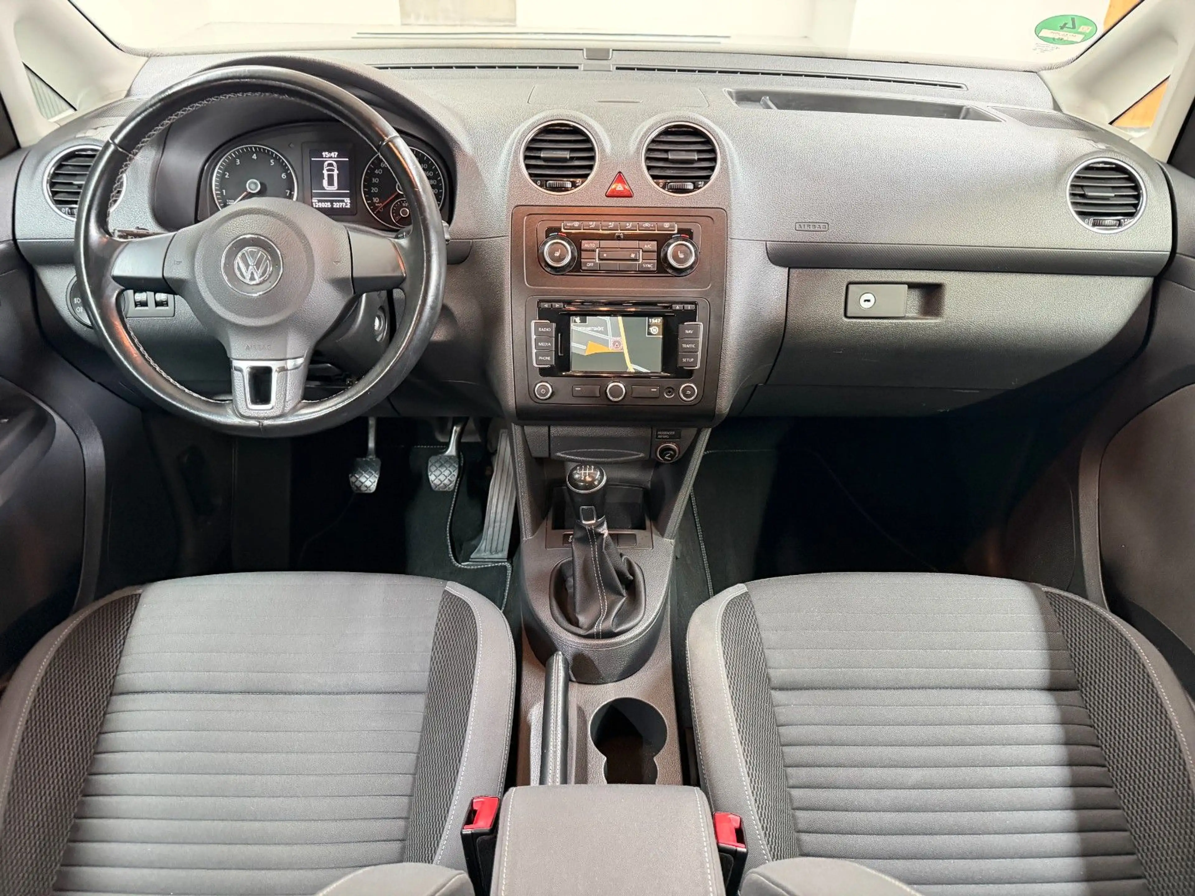 Volkswagen Caddy 1.2TSI Kombi Team Edition Sitzheizung Navi — photo 12