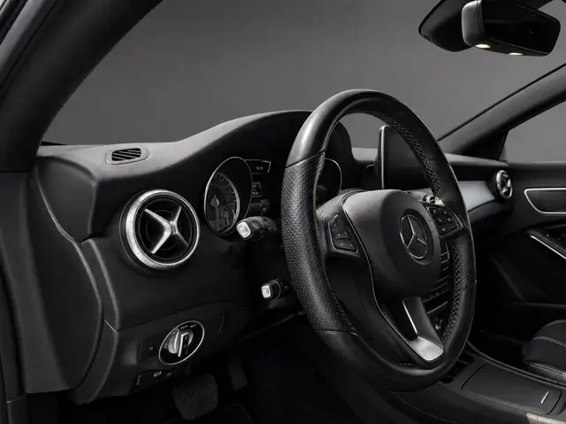 Mercedes-Benz Cla view 11