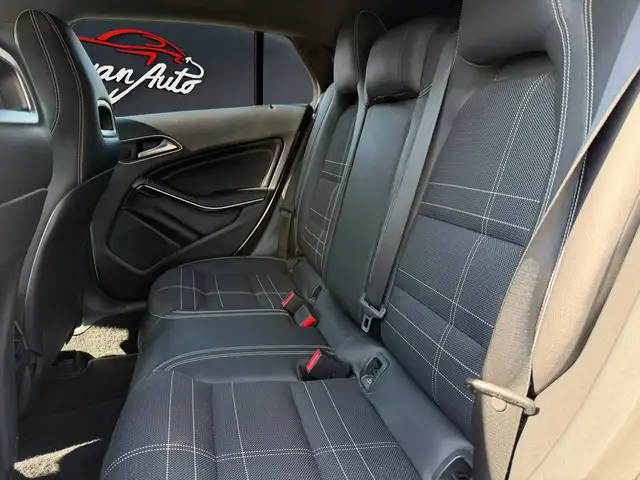Mercedes-Benz Cla view 12