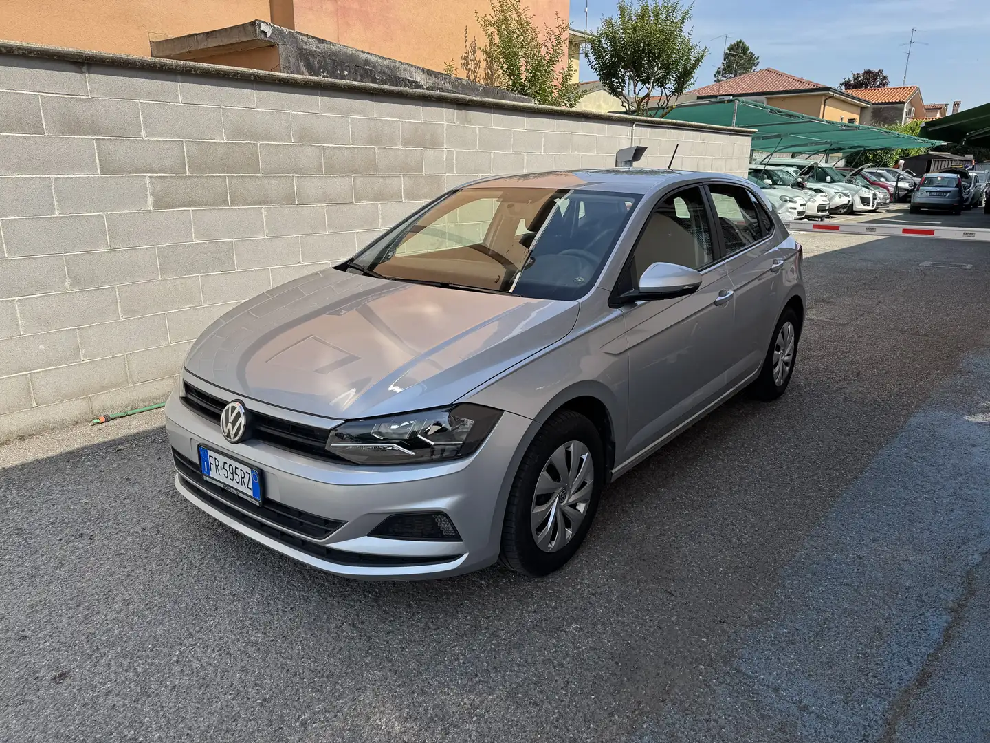 Volkswagen Polo Polo VI 2017 5p 1.0 mpi Trendline 65cv Argento - 1