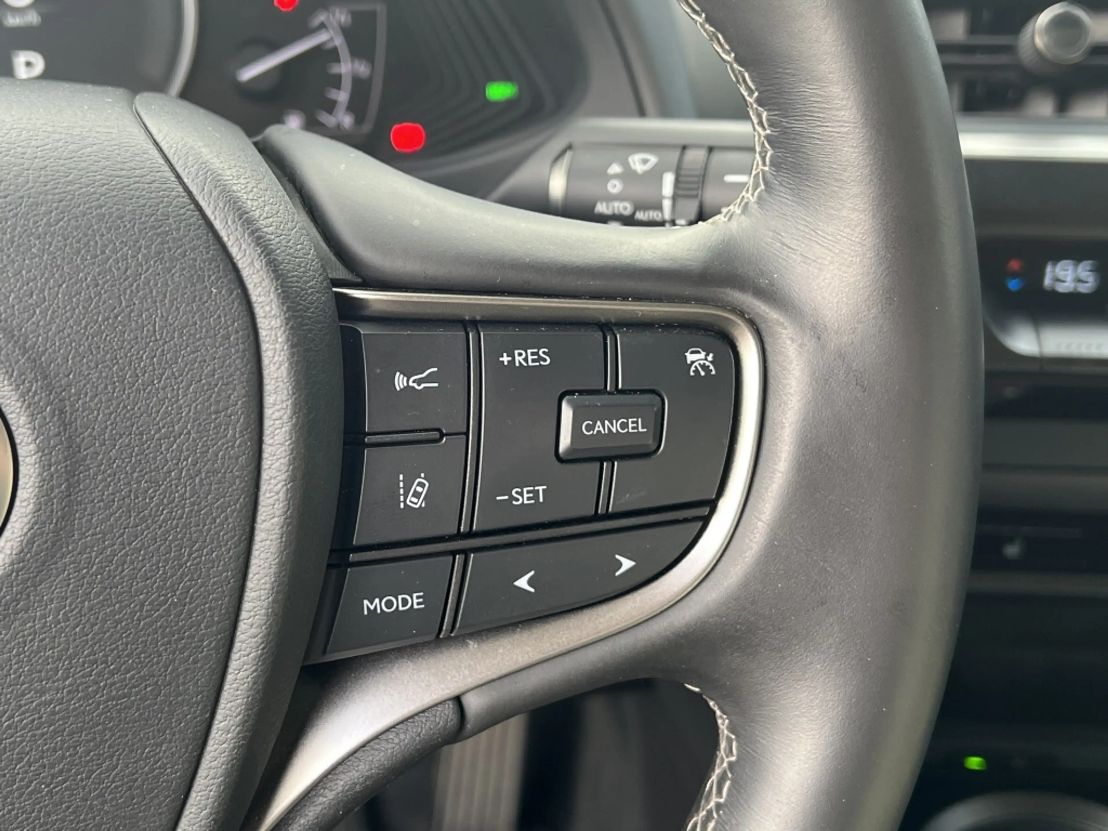 Lexus UX 250h Executive Line Automaat | NL Auto | Navi | Leder | — photo 19