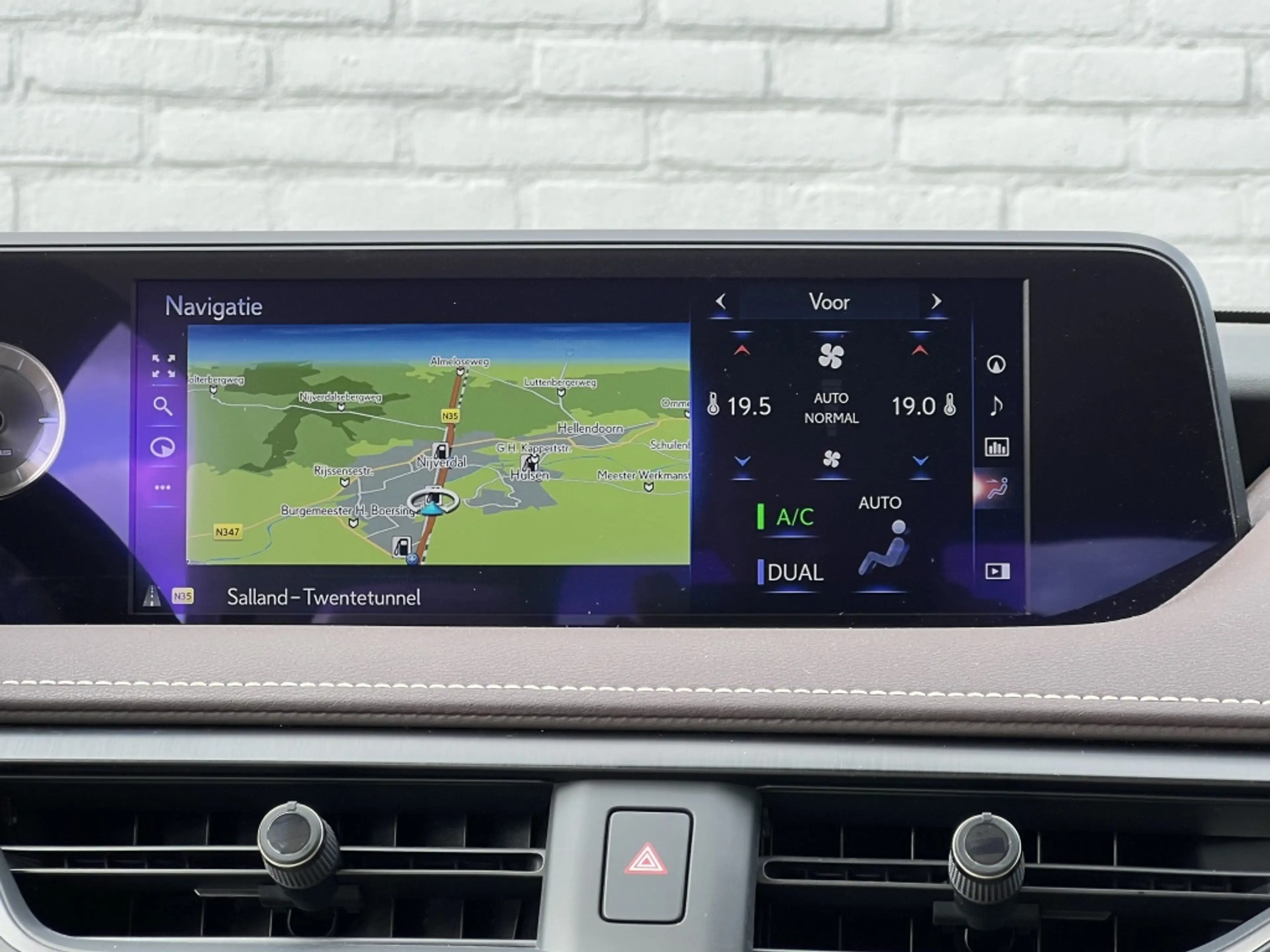 Lexus UX 250h Executive Line Automaat | NL Auto | Navi | Leder | — photo 30