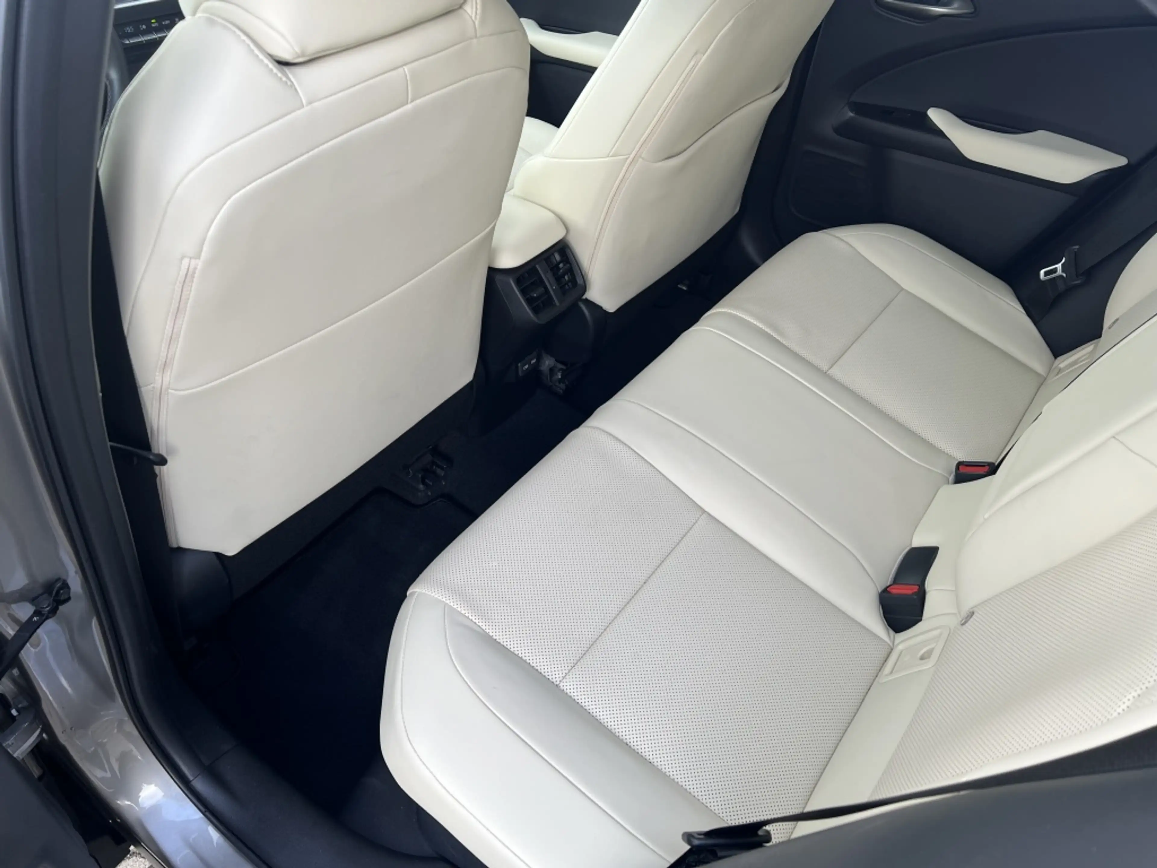 Lexus UX 250h Executive Line Automaat | NL Auto | Navi | Leder | — photo 37