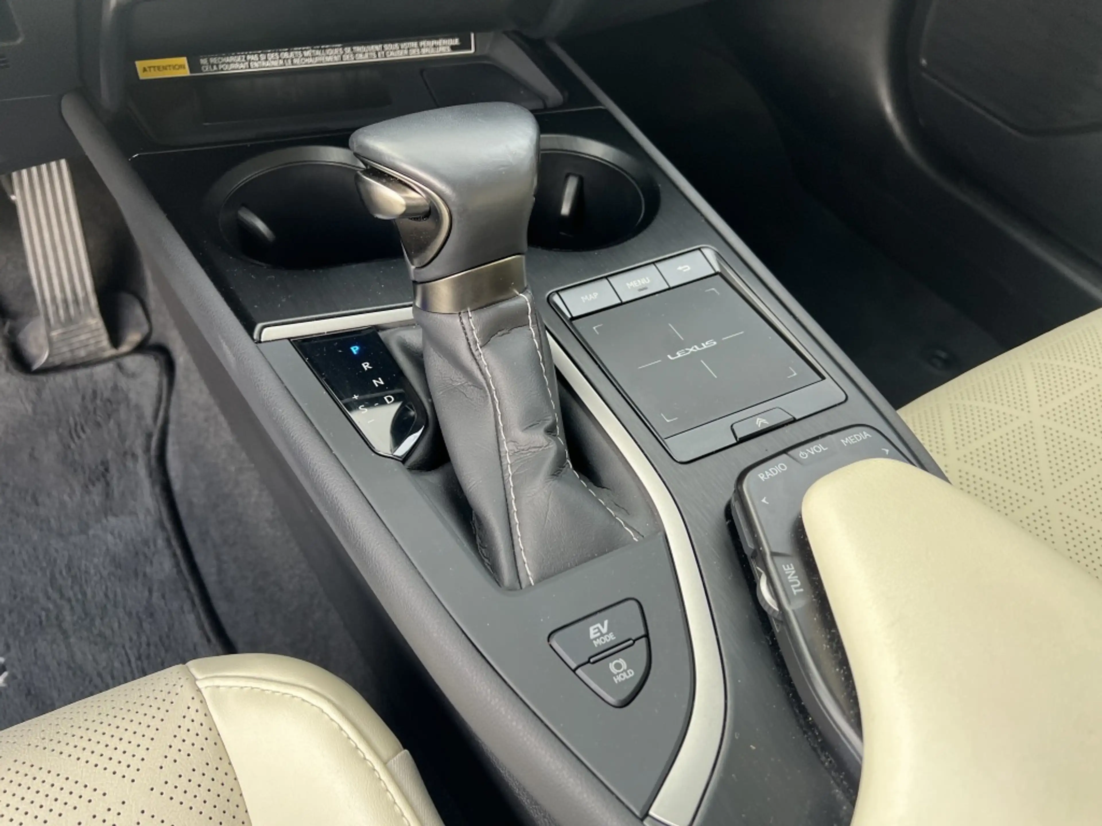 Lexus UX 250h Executive Line Automaat | NL Auto | Navi | Leder | — photo 36