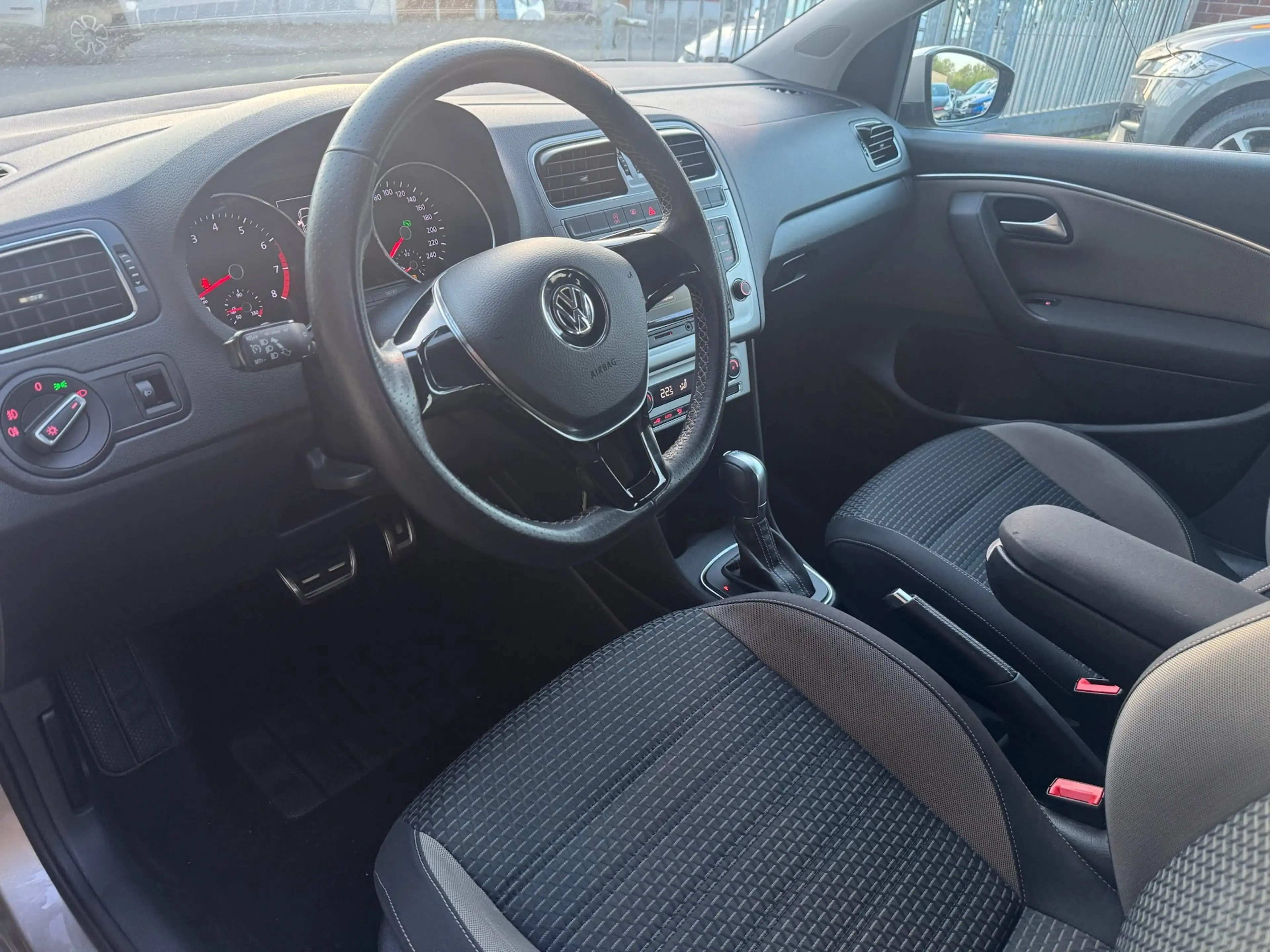 Volkswagen Polo Cross Crosspolo 1.2TSI DSG/J.A. 17/Clim Dig/Cruise/GAR12 — photo 14