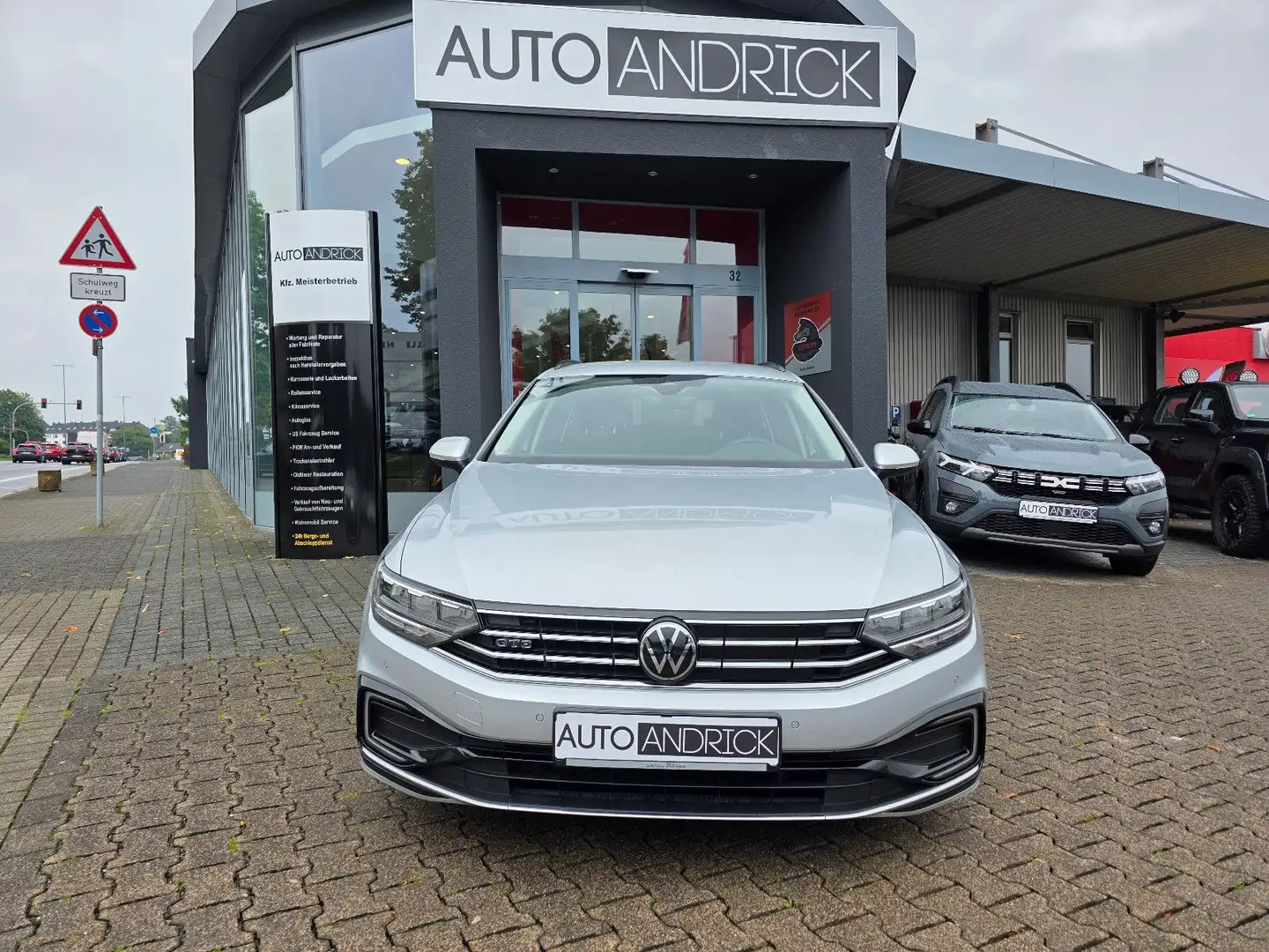 Volkswagen Passat Variant GTE KAMERA LED AHK SHZ PDC 1-HAND Silber - 2