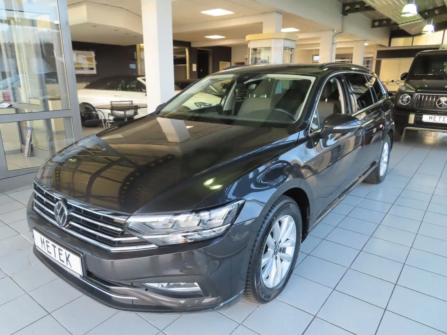 Volkswagen Passat Variant Business 2.0 TDI ACC AHK NAVI LED Grau - 1