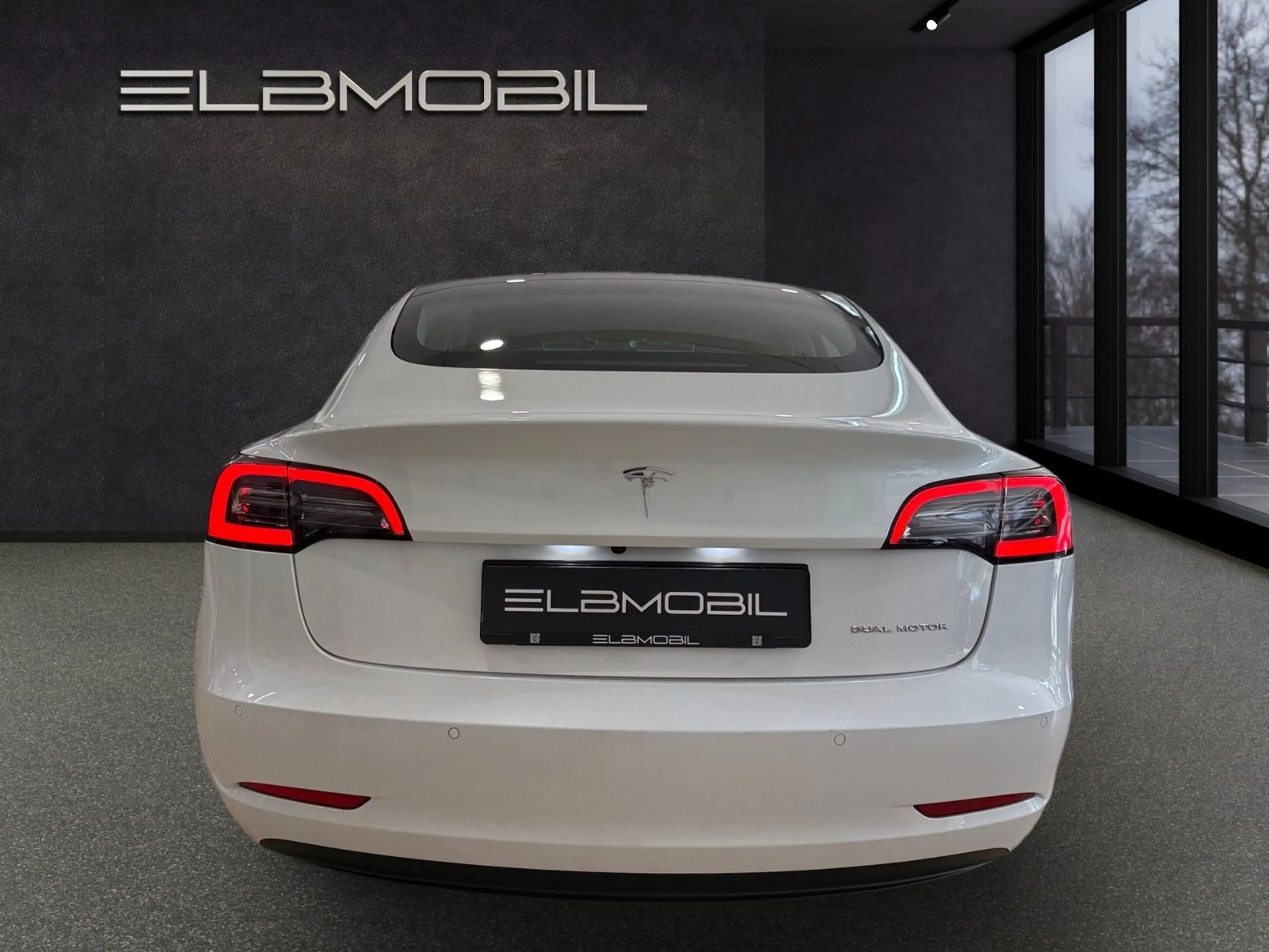 Tesla Model 3 Long Range Dual Motors AWD *1 H* — photo 5