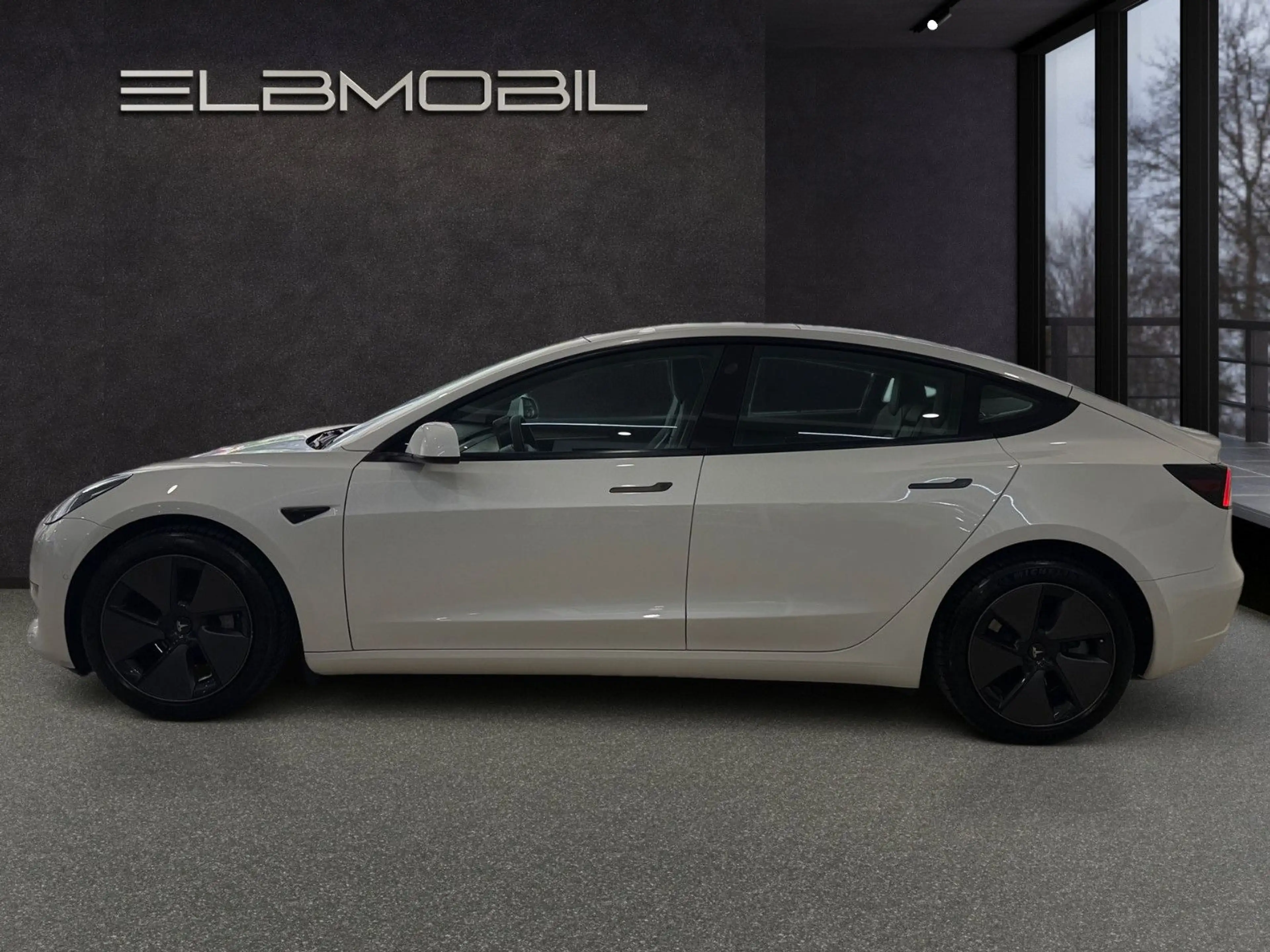 Tesla Model 3 Long Range Dual Motors AWD *1 H* — photo 3