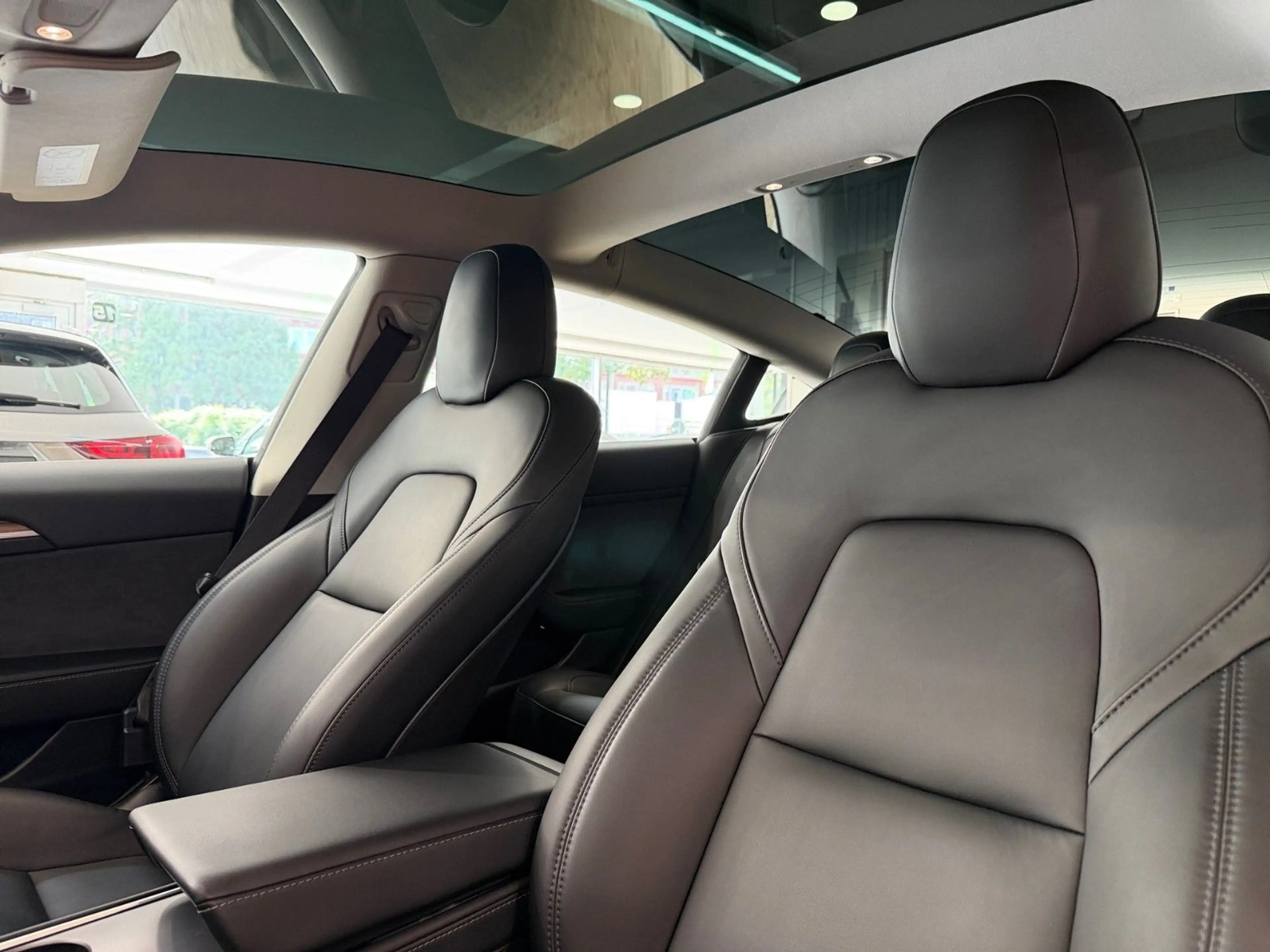 Tesla Model 3 Long Range Dual Motors AWD *1 H* — photo 15