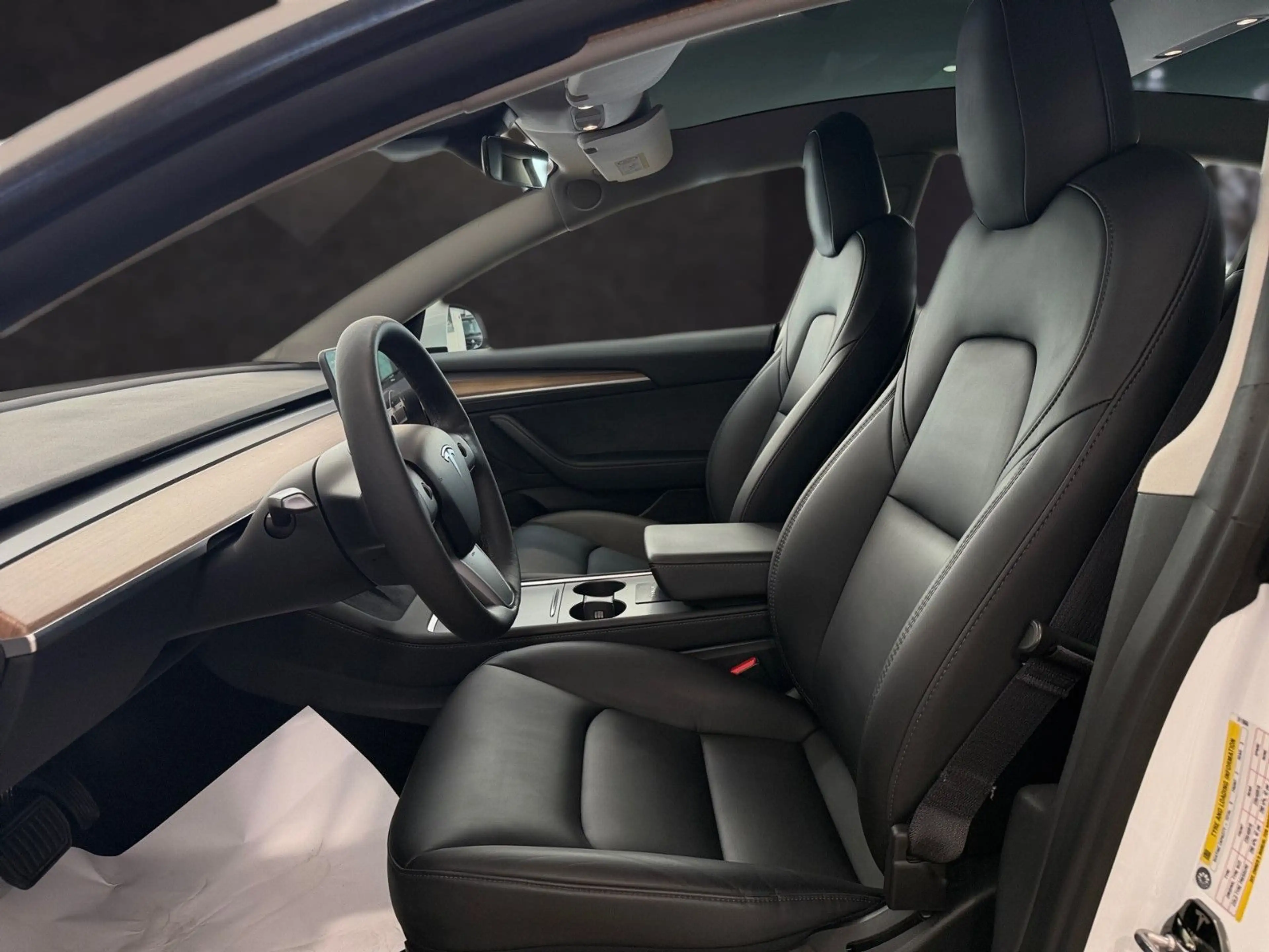 Tesla Model 3 Long Range Dual Motors AWD *1 H* — photo 11