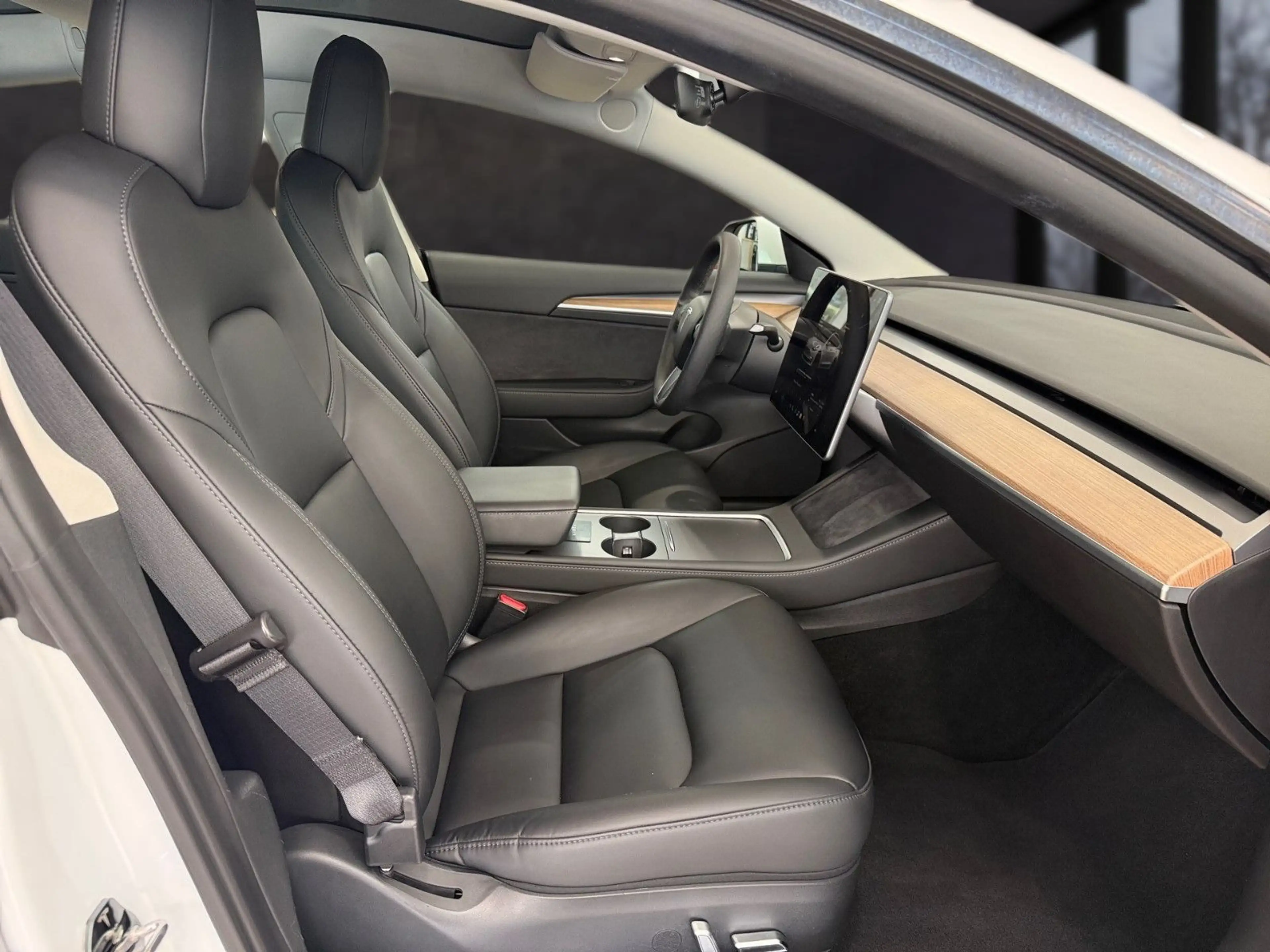 Tesla Model 3 Long Range Dual Motors AWD *1 H* — photo 12