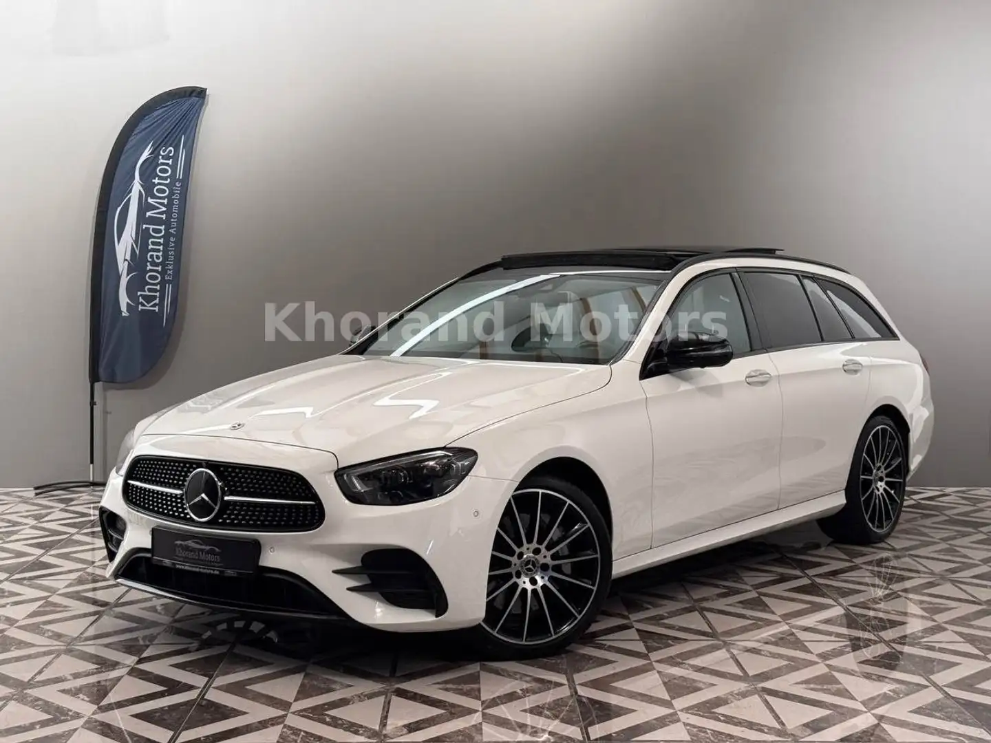 Mercedes-Benz E 400 E400 d 4Matic Sonderausstattung Pano. Night-Pakt Blanc - 1