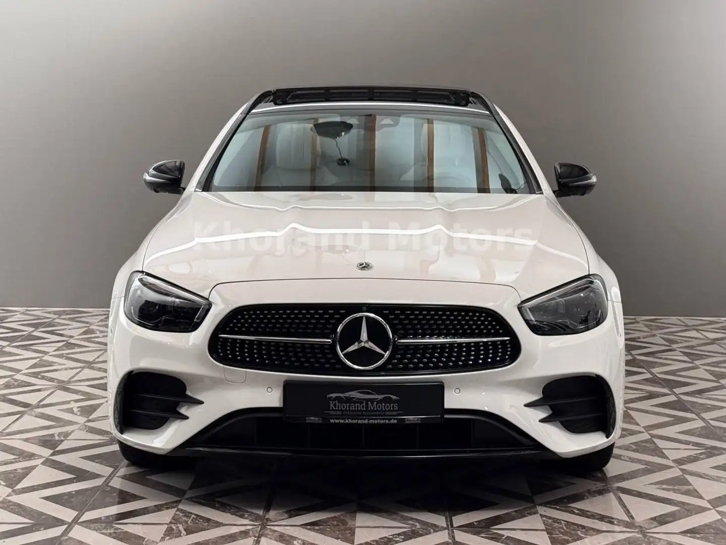 Mercedes-Benz E 400 E400 d 4Matic Sonderausstattung Pano. Night-Pakt Blanc - 2