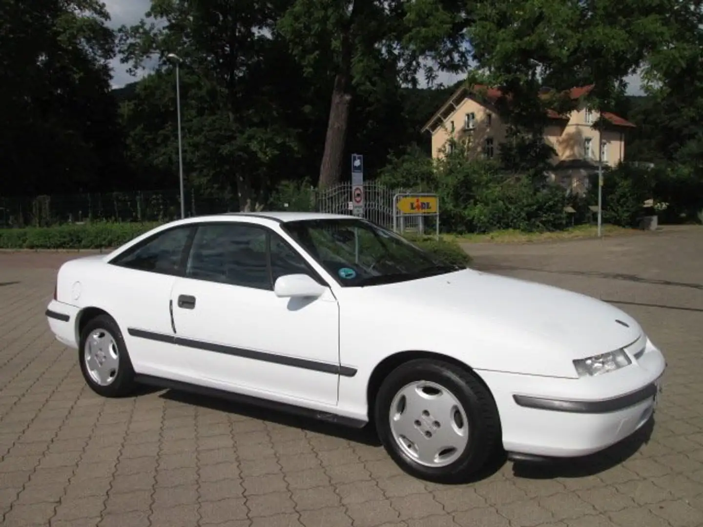 Opel Calibra 16V mit 150PS+2.HAND+TÜV=07/2026+KLIMA Bílá - 1