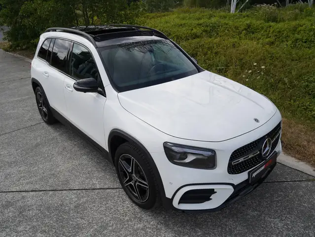 Mercedes-Benz GLB view 14