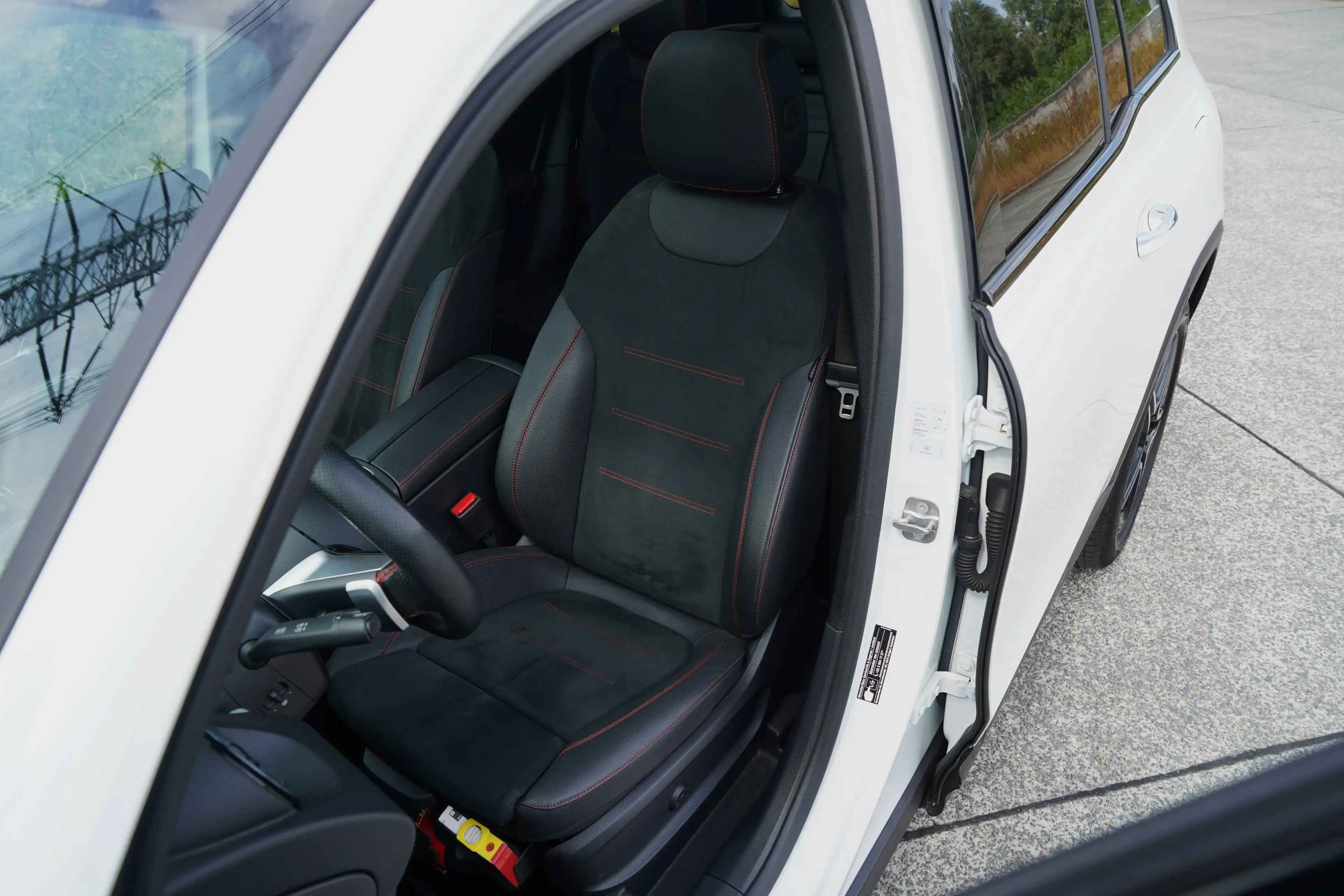 Mercedes-Benz GLB 180 AMG-LINE | Pano | 360° | Keyless | Elektr Ztls | 1st Owner! — photo 23