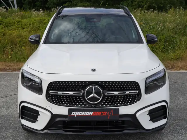 Mercedes-Benz GLB view 4