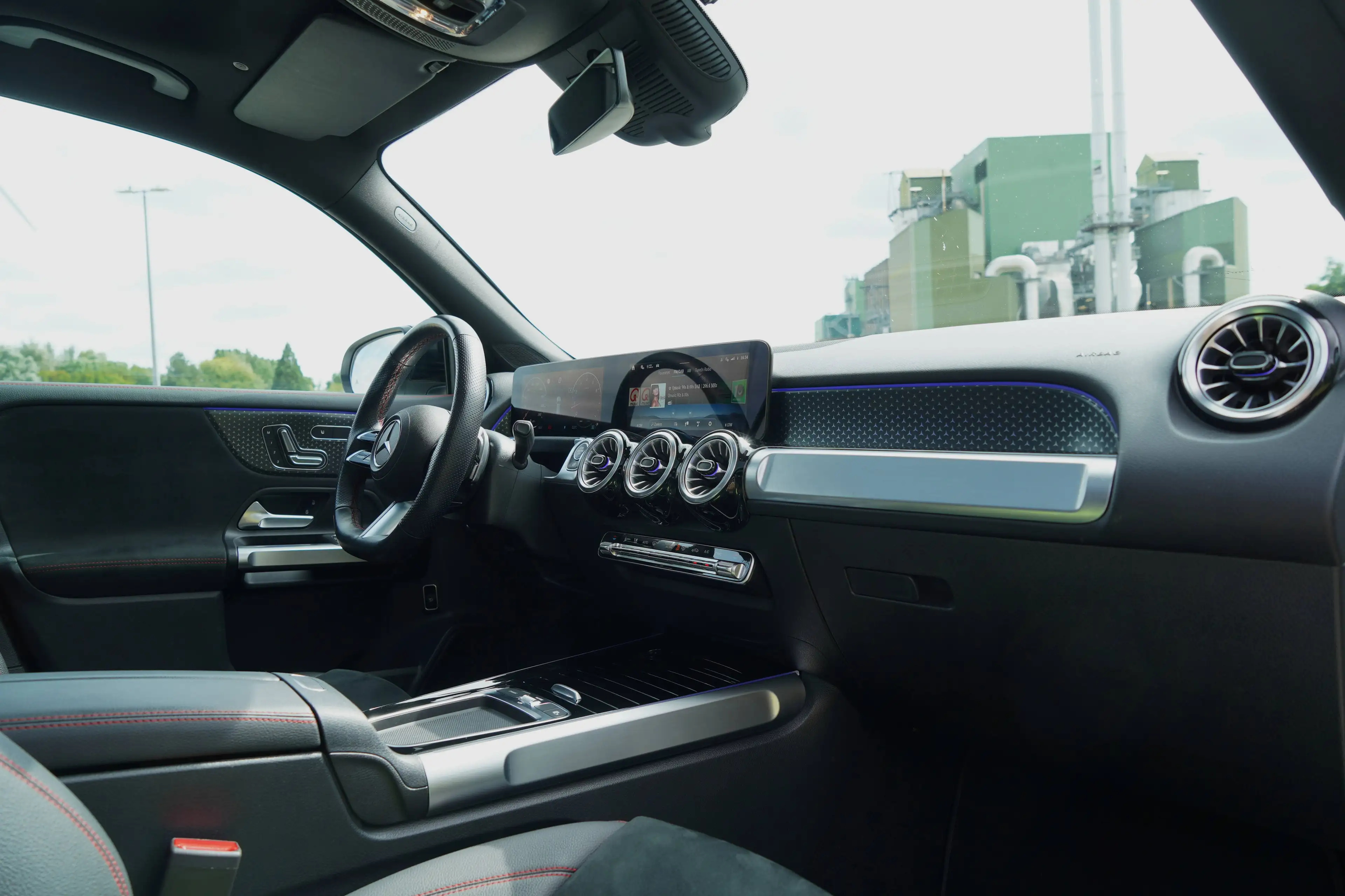 Mercedes-Benz GLB 180 AMG-LINE | Pano | 360° | Keyless | Elektr Ztls | 1st Owner! — photo 31
