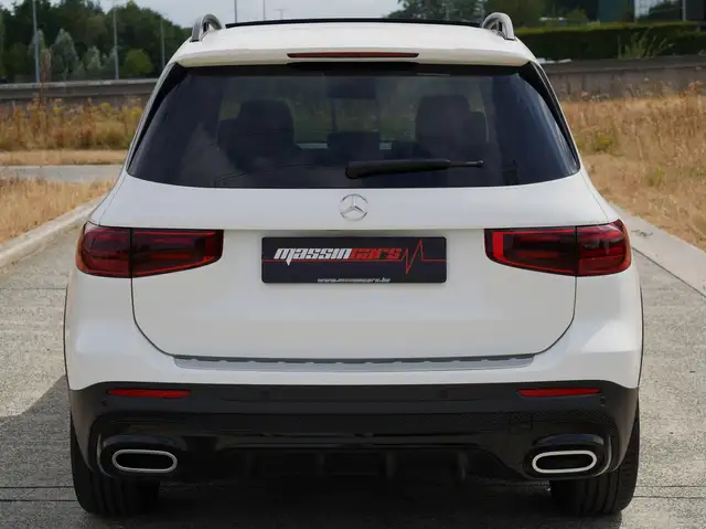 Mercedes-Benz GLB view 8