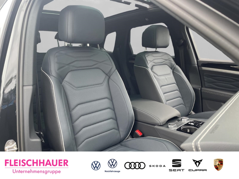Volkswagen Touareg 3.0 TDI R-Line UPE: 115.190,-€ AHK HUD PANO — photo 10