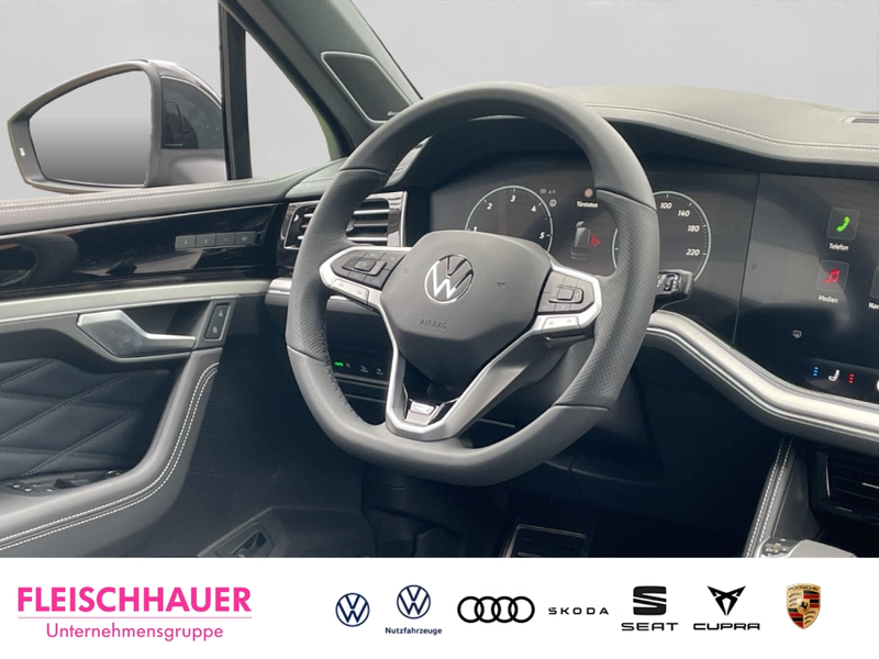 Volkswagen Touareg 3.0 TDI R-Line UPE: 115.190,-€ AHK HUD PANO — photo 14