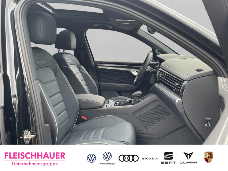 Volkswagen Touareg 3.0 TDI R-Line UPE: 115.190,-€ AHK HUD PANO — photo 11
