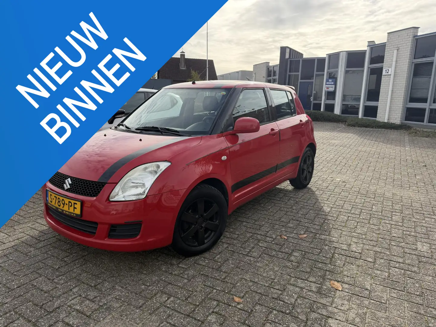 Suzuki Swift 1.3 Base Rood - 1