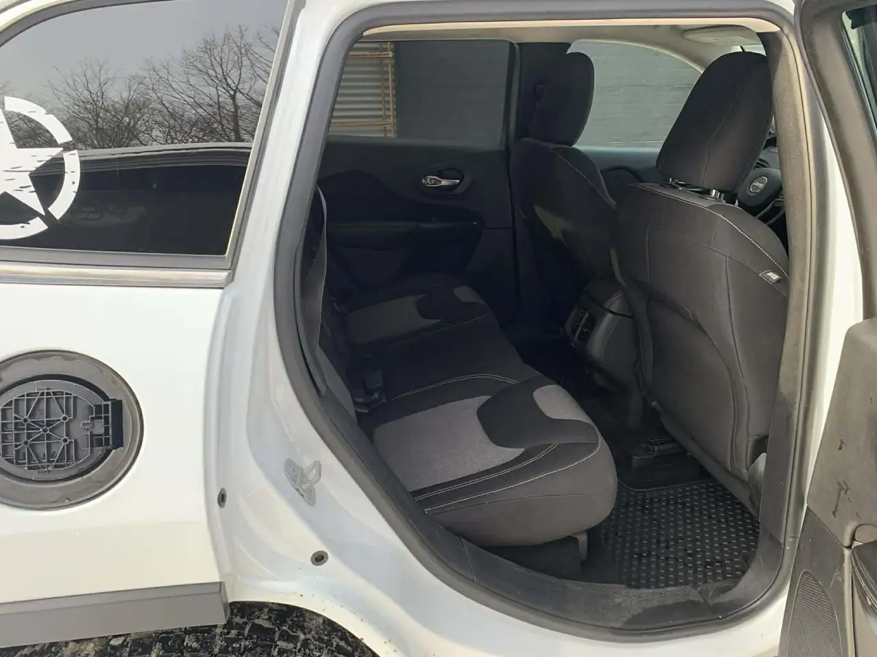 Jeep Cherokee снимка Jeep Cherokee
