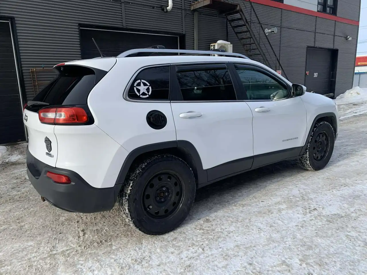 Jeep Cherokee снимка Jeep Cherokee