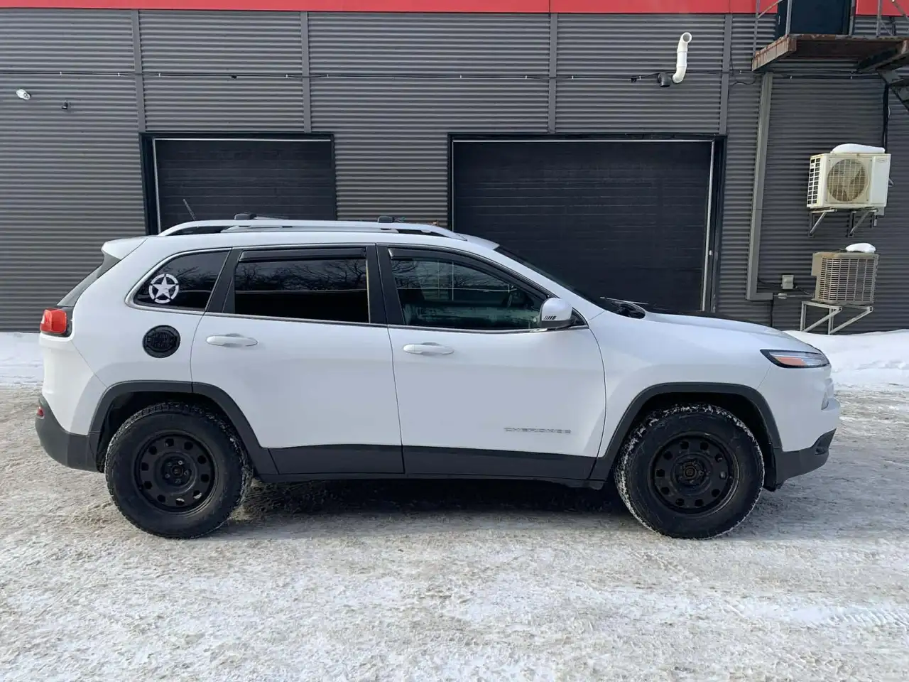 Jeep Cherokee снимка Jeep Cherokee
