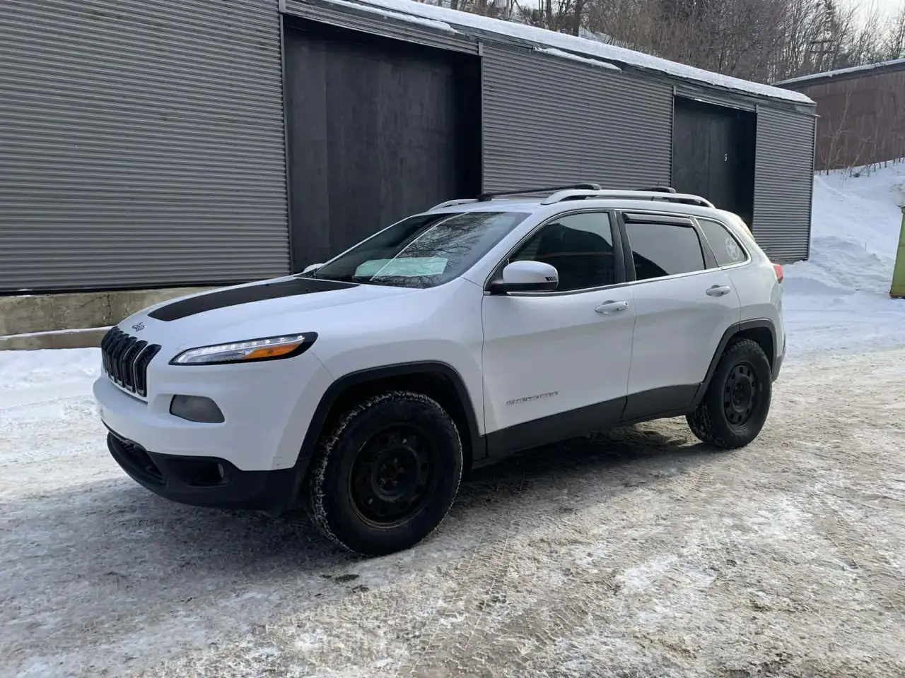 Jeep Cherokee снимка Jeep Cherokee